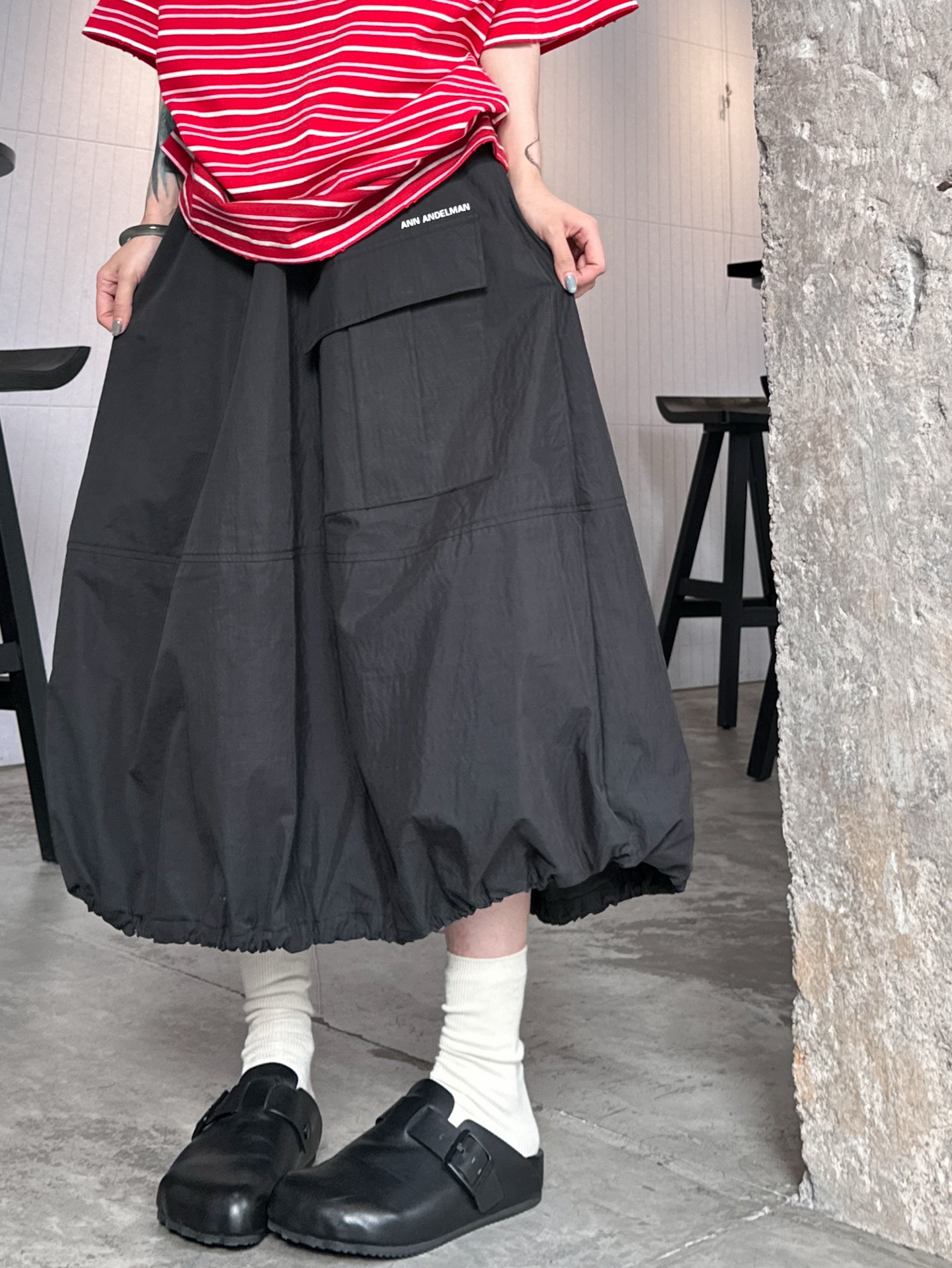 NO:317352,ANN｜New skirt, imported recycled fiber fabric, thin fabric soft and slim, three-dimensional breathable and comfortable feel, quick-drying fabric sports and leisure, elastic and adjustable waist, size Sml [Washing instructions: The water temperature should not exceed 40℃ when washing, squeeze and wash, avoid twisting, should be spread out and dry, do not expose the sun],, skirts, alexander wang19860909ANN｜新款半裙,进口再生纤维面料,薄款面料柔软修身,手感立体透气舒适,速干面料运动休闲,腰部弹力松紧可调节,尺码Sml ［洗涤须知洗涤时水温不超过40℃,挤压洗,忌拧绞,宜摊阴干,勿暴晒］,,skirts,alexander wang,Women's clothing