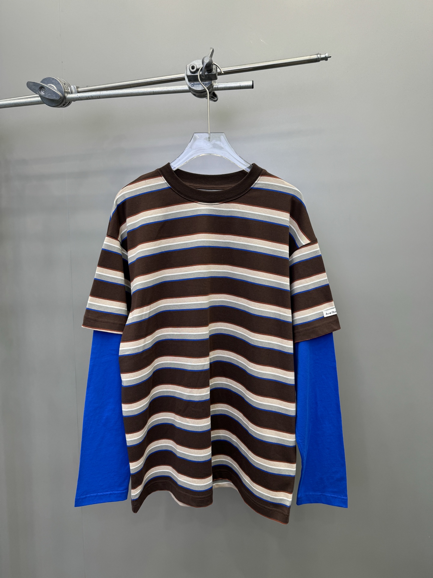 NO:317360,ACNE｜New T-shirt, pure cotton fabric, soft, comfortable, light and slim fit, contrasting color fake two-piece design, loose style, same style for men and women, size Sml, acne studios, tees, t-shirt, alexander wang19860909ACNE｜新款t恤,纯棉棉面料柔软舒适轻薄修身,撞色假两件设计感十足,宽松版型男女同款,尺码Sml,,acne studios,tees，t-shirt,alexander wang,Women's clothing