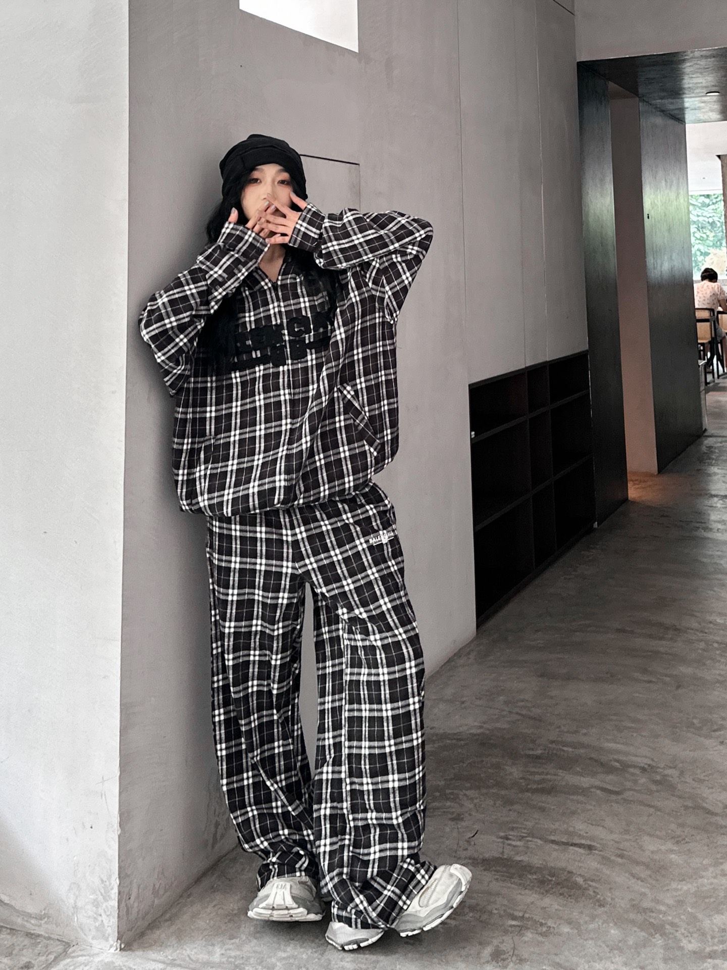 NO:317348,Tops, pants, NEW | New set of grinding cotton fabrics are soft, comfortable, light and breathable, fixed dyeing plaids are versatile and easy to wear, matched with the latest patch embroidery logo, full of design, loose style, same style for men and women, size Sml, alexander wang19860909上衣 裤子 NEW｜新款套装磨毛棉面料柔软舒适轻薄透气,定染格纹百搭好穿,搭配最新贴布绣logo设计感十足,宽松版型男女同款,尺码Sml,,alexander wang,Women's clothing