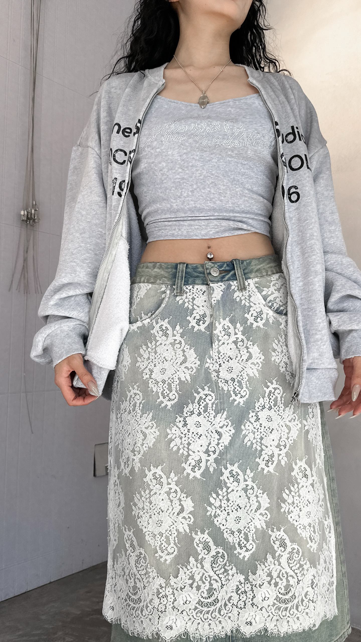 NO:318186,NEW｜New skirt, pure cotton denim fabric, full of deconstruction and splicing design, lace butt curtain fake two pieces have strong matching, size Sml, skirts, alexander wang19860909NEW｜新款半裙,纯棉牛仔面料,解构拼接设计感十足,蕾丝屁帘假两件搭配性强,尺码Sml,,skirts,alexander wang,Women's clothing