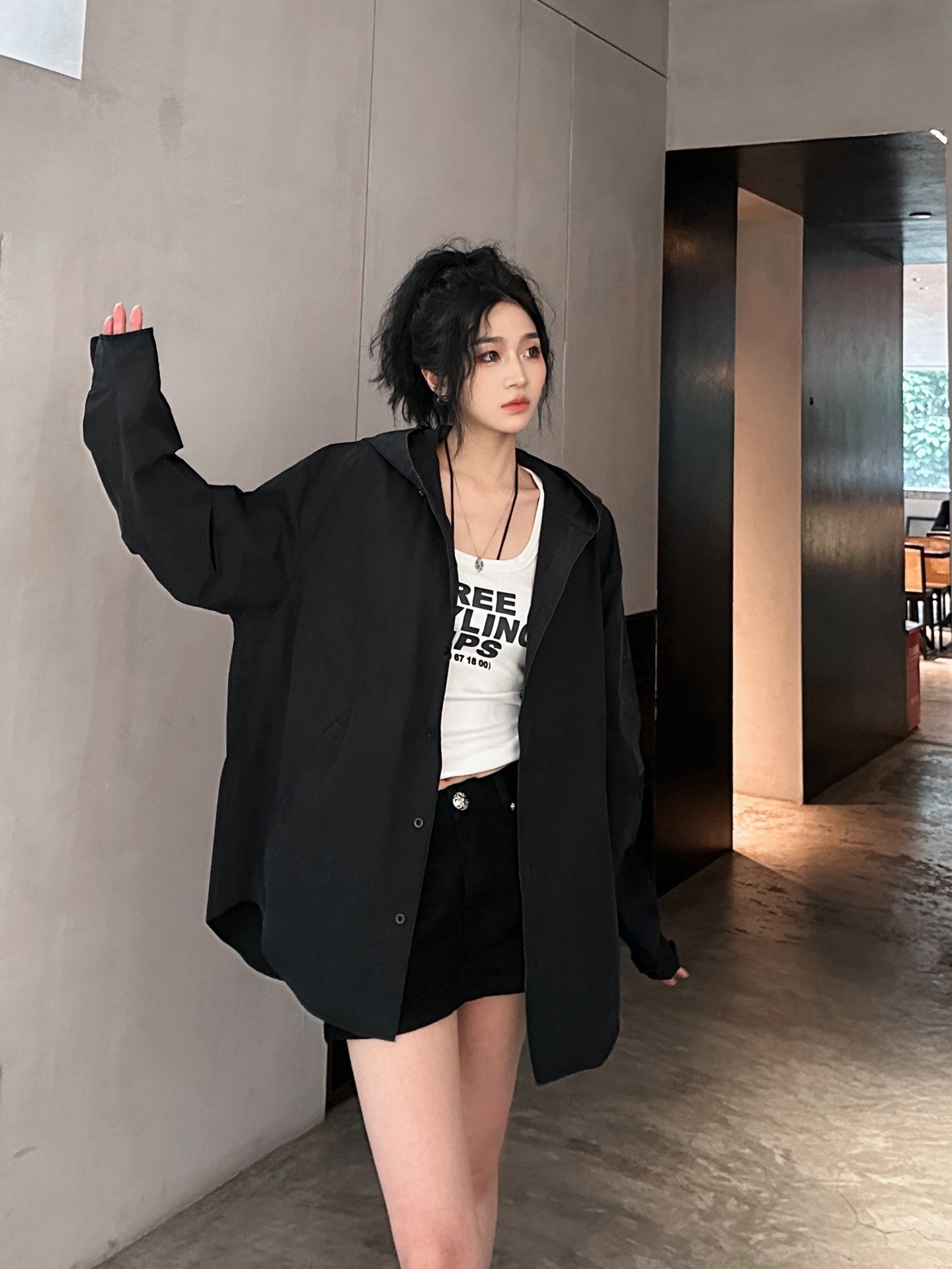 NO:319695,NEW｜New denim jacket, pure cotton denim fabric, full of deconstruction and splicing design, simple and versatile hooded version, retro and fashionable, loose style for men and women, size Sml [Washing instructions, denim, hand washing, gentle force, use warm water or cold water below 30℃, the dark and light colors are separated when washing, and it is not suitable to be exposed to the sun],, jackets & coats, hats, alexander wang19860909NEW｜新款牛仔外套,纯棉牛仔面料,解构拼接设计感十足,连帽版型简约百搭,做旧水洗吊磨工艺复古时尚,宽松版型男女同款,尺码Sml ［洗涤须知牛仔,建议手洗,力度轻柔,使用30℃以下温水或冷水洗涤,洗涤时深浅颜色分开,不宜暴晒］,,jackets & coats,hats,alexander wang,Women's clothing