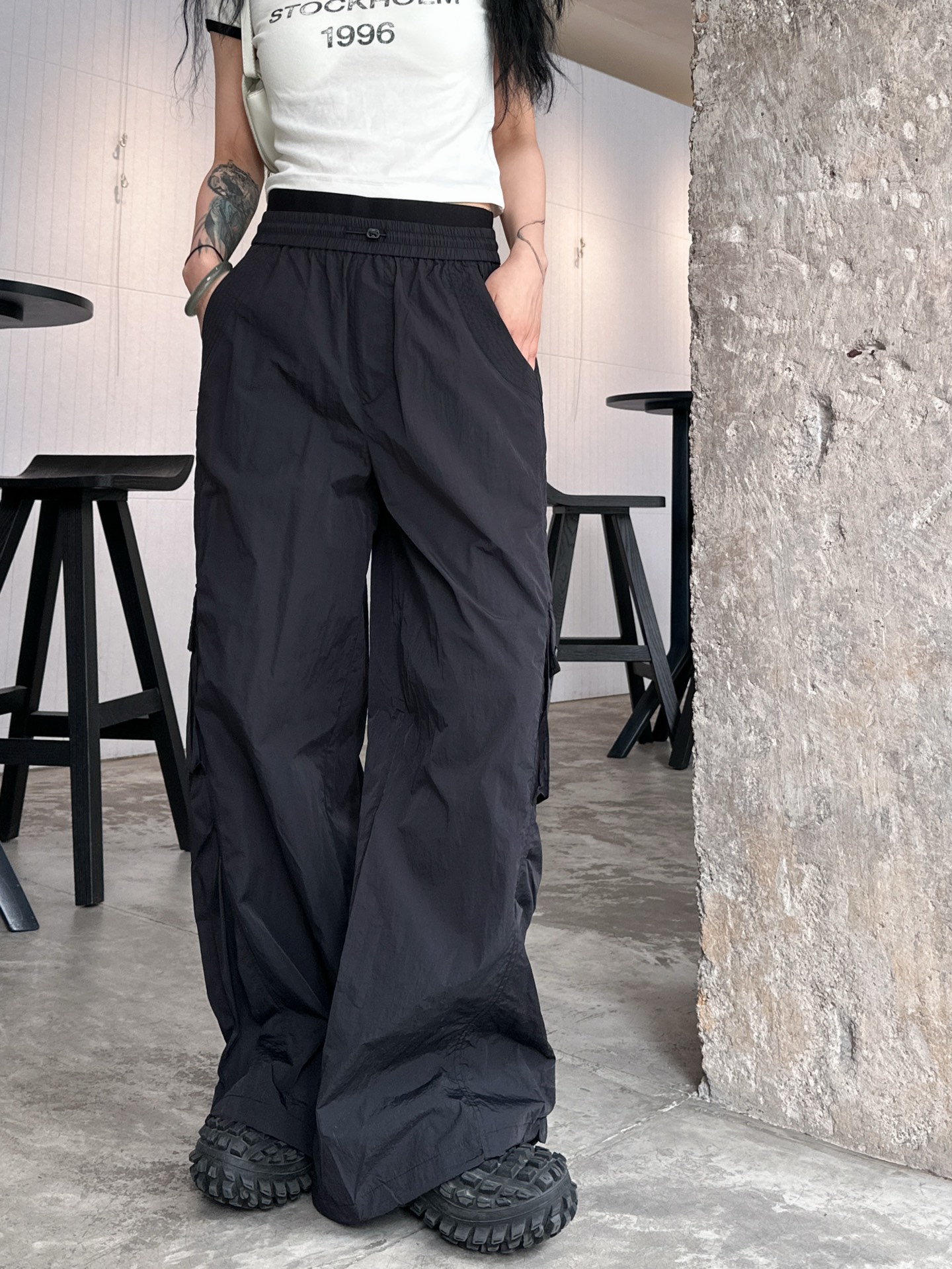NO:319679,AW｜New sports pants, imported recycled fiber fabric, breathable, light and sweat-free, straight-fitting style makes you look versatile, elastic waist belt, multi-pocket work design, size Sml, alexander wang19860909AW｜新款运动裤,进口再生纤维面料,透气轻薄不闷汗,直筒版型显瘦百搭,腰部弹力带松紧,多口袋工装设计,尺码Sml,,alexander wang,Women's clothing