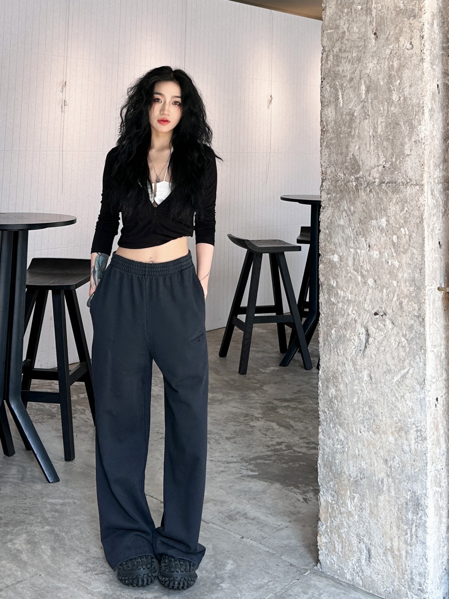 NO:319678,NEW｜New style of hoodies, pure cotton wool fabric, soft touch, comfortable upper body, imported three-dimensional plain embroidery design in the pocket, straight-tube style to make the flesh slim, size Sml, alexander wang19860909NEW｜新款卫裤,纯棉毛圈面料,手感柔软上身舒适,口袋处进口立体平纹刺绣设计,直筒版型显瘦遮肉,尺码Sml,,alexander wang,Women's clothing