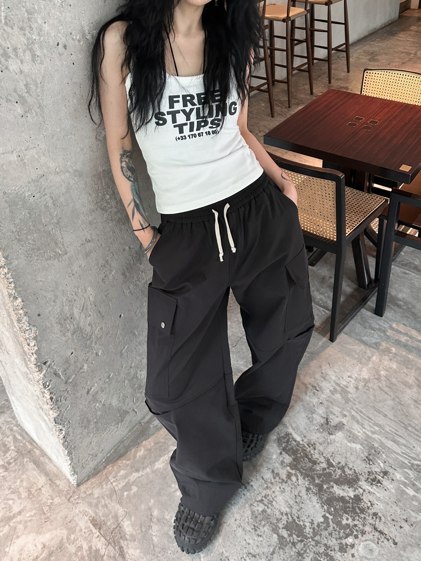 NO:319672,RO｜New sports pants, pure cotton fabric, breathable, light and sweat-free, straight-fitting style makes you look versatile, elastic waist belt, multi-pocket work design, size Sml, alexander wang19860909RO｜新款运动裤,纯棉面料,透气轻薄不闷汗,直筒版型显瘦百搭,腰部弹力带松紧,多口袋工装设计,尺码Sml,,alexander wang,Women's clothing