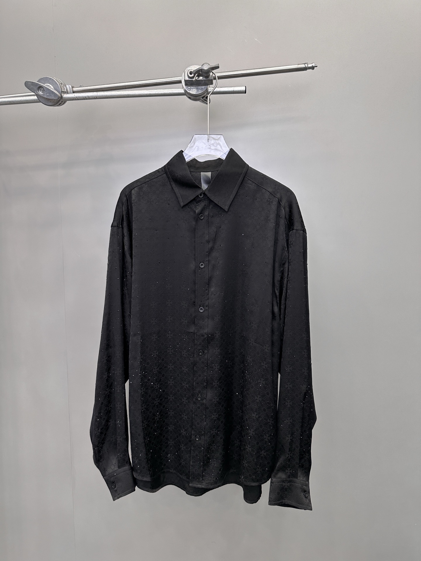 NO:335181,Croxin | New jacquard shirt, silk cotton jacquard fabric, ready-to-wear full-body ironing process, size sml, chrome hearts, alexander wang19860909克罗心 ｜ 新款提花衬衣,人丝人棉提花面料,成衣全身烫钻工艺,尺码sml,,chrome hearts,alexander wang,Women's clothing