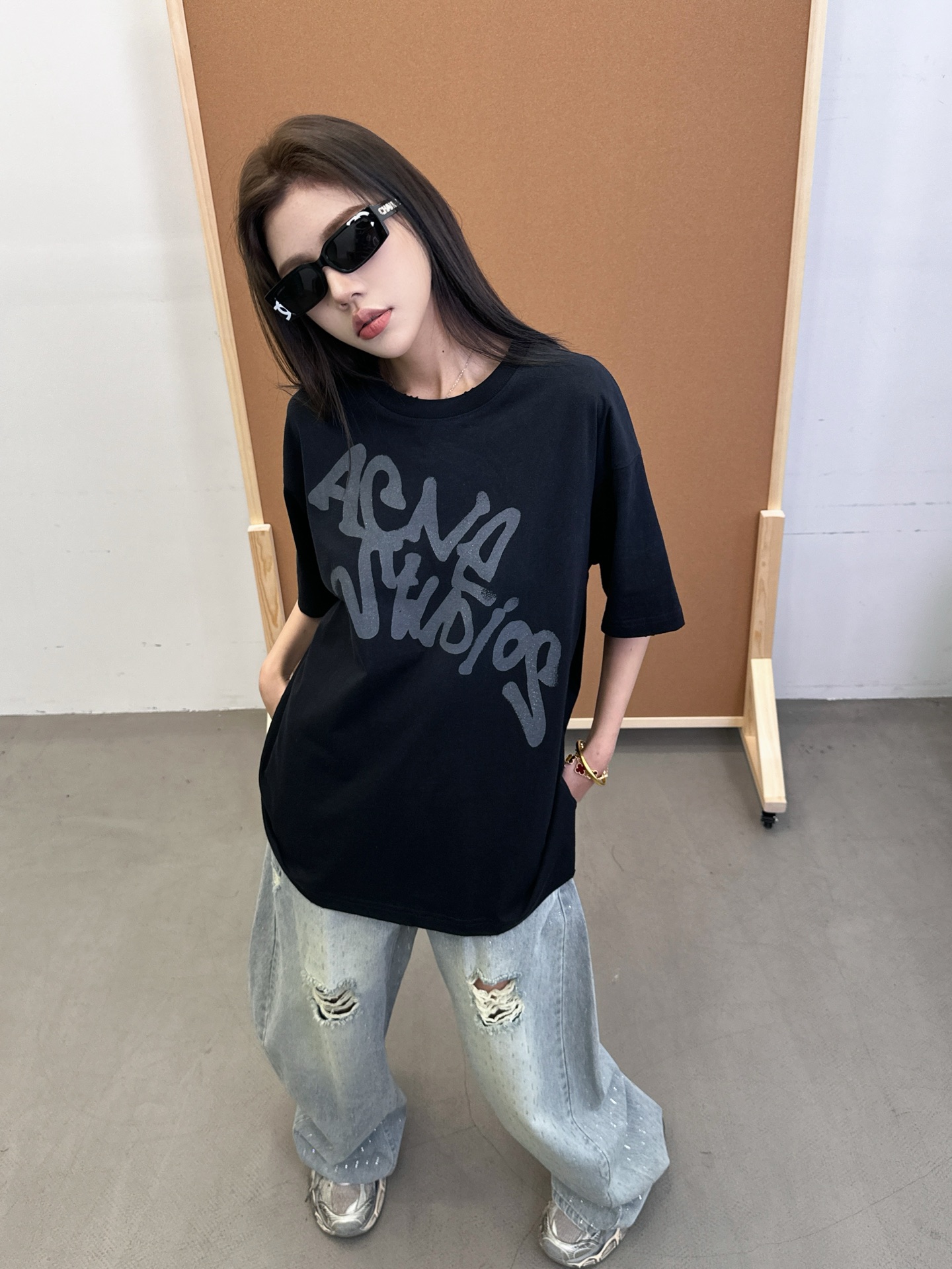 NO:329982,ACNE ｜ New short-sleeved T, the latest flash powder printing material plus laundry washing water hanging grinding spray color superposition technology, cotton, same style for men and women, size sml, acne studios, T-shirt, alexander wang19860909ACNE ｜ 新款短袖T,最新闪粉印花素材加成衣洗水吊磨喷色叠加工艺,棉,男女同款,尺码sml,,acne studios,T-shirt,alexander wang,Women's clothing