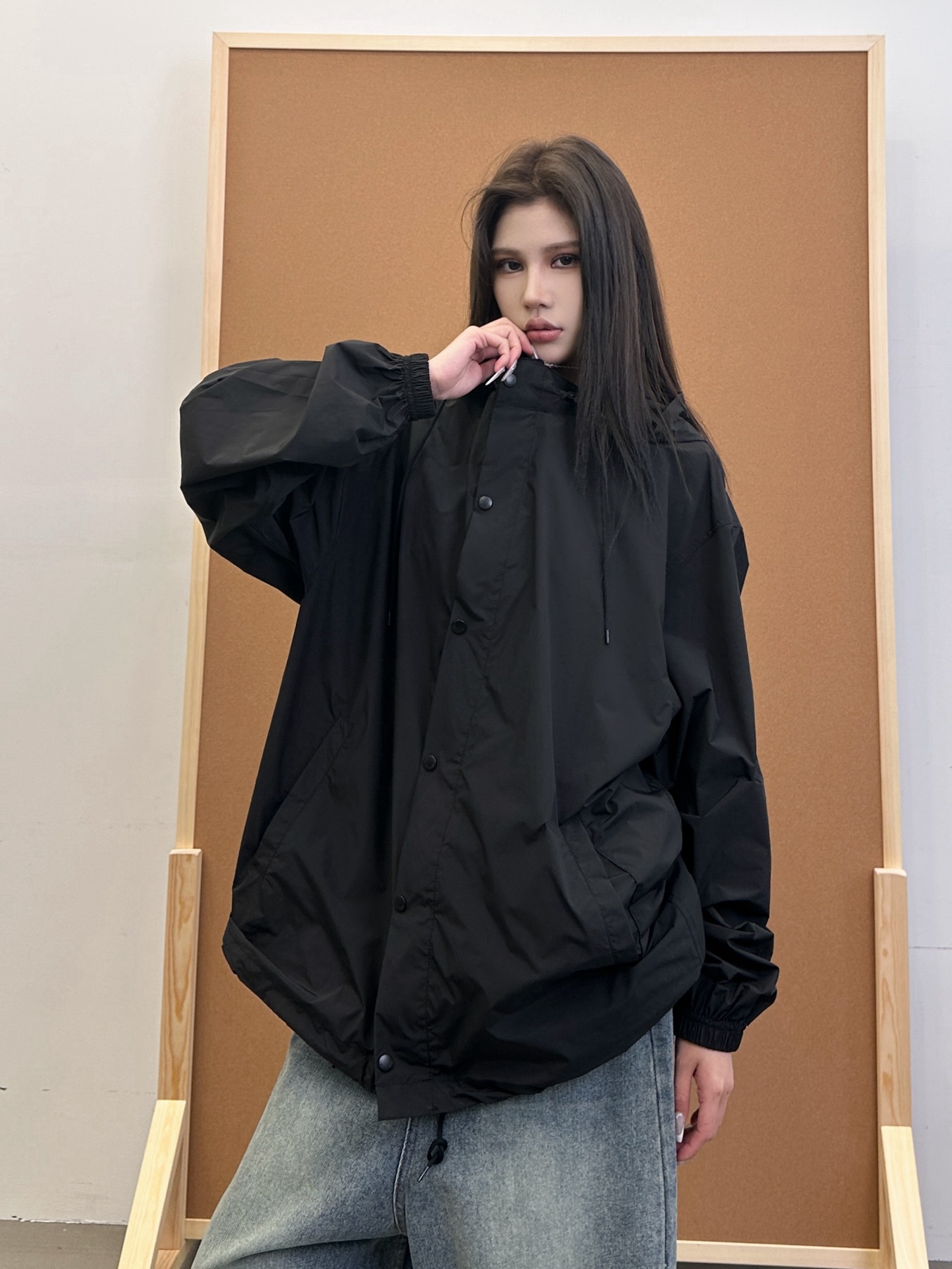 NO:329988,Paris ｜ New tape series thin windbreaker, latest tape pattern printing technology, ready-made garment workmanship details and accessories, same style for men and women, size sml, alexander wang19860909巴黎 ｜ 新款胶带系列薄风衣,最新胶带图案印花工艺,成衣做工细节辅料多,男女同款,尺码sml,,alexander wang,Women's clothing