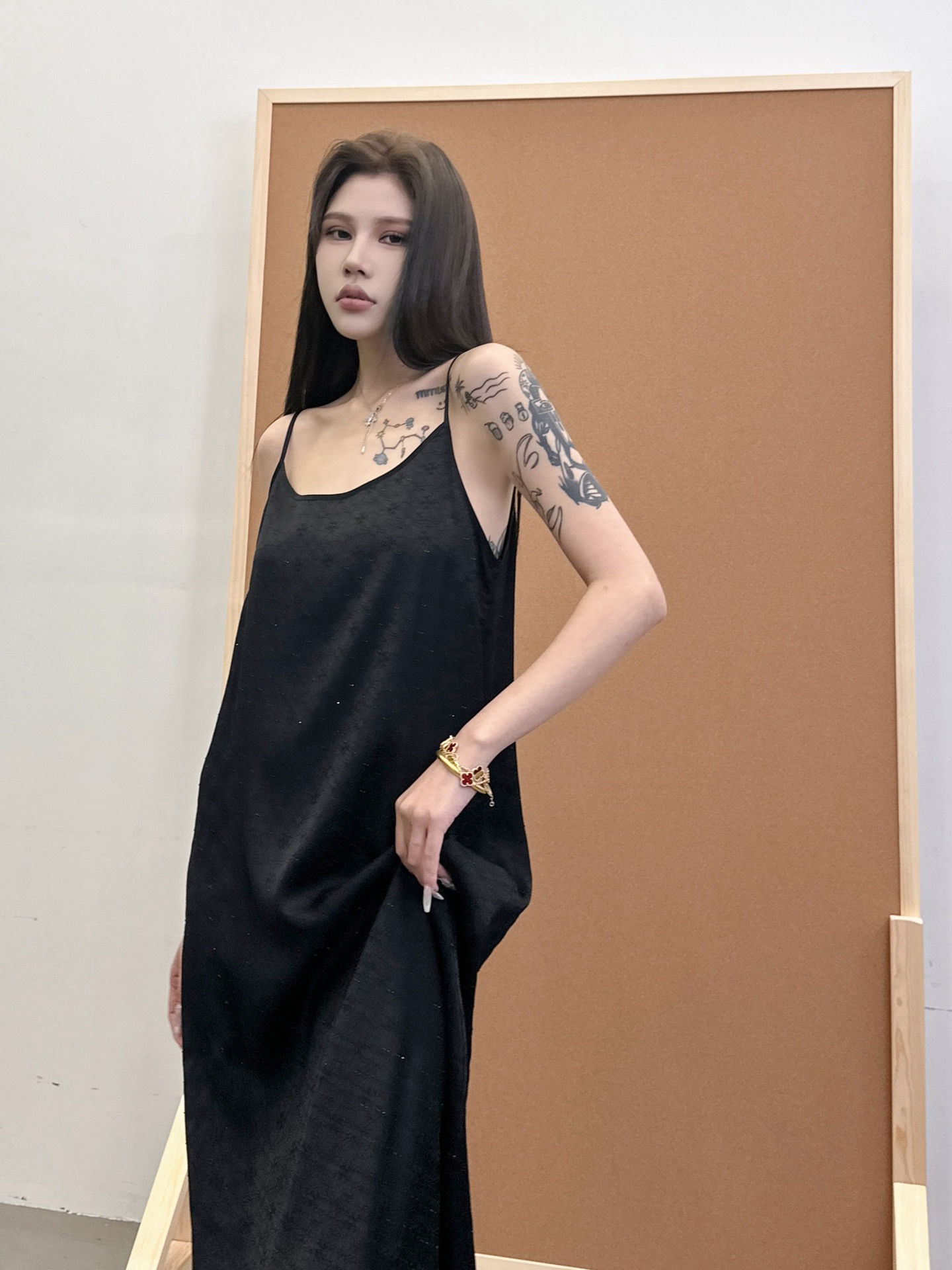 NO:329966,Croxin | New jacquard dress, silk cotton jacquard fabric, ready-to-wear full-body ironing process, size sml, chrome hearts, skirts, alexander wang19860909克罗心 ｜ 新款提花连衣裙,人丝人棉提花面料,成衣全身烫钻工艺,尺码sml,,chrome hearts,skirts,alexander wang,Women's clothing