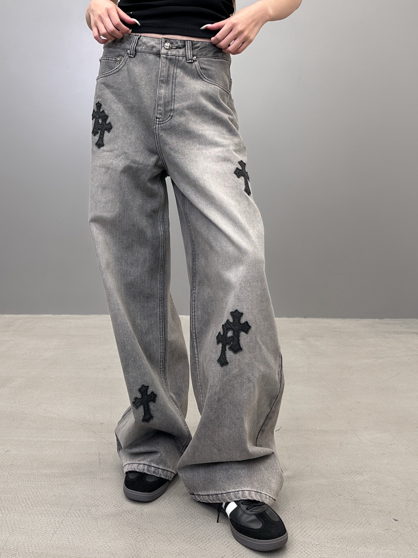 NO:334731,Croxin | New jeans, laundry and washing process plus full-body pure handmade car cross mark, same style for men and women, size sml, chrome hearts, jeans, alexander wang19860909克罗心 ｜ 新款牛仔裤,成衣洗水工艺加全身纯手工车十字标,男女同款,尺码sml,,chrome hearts,jeans,alexander wang,Women's clothing