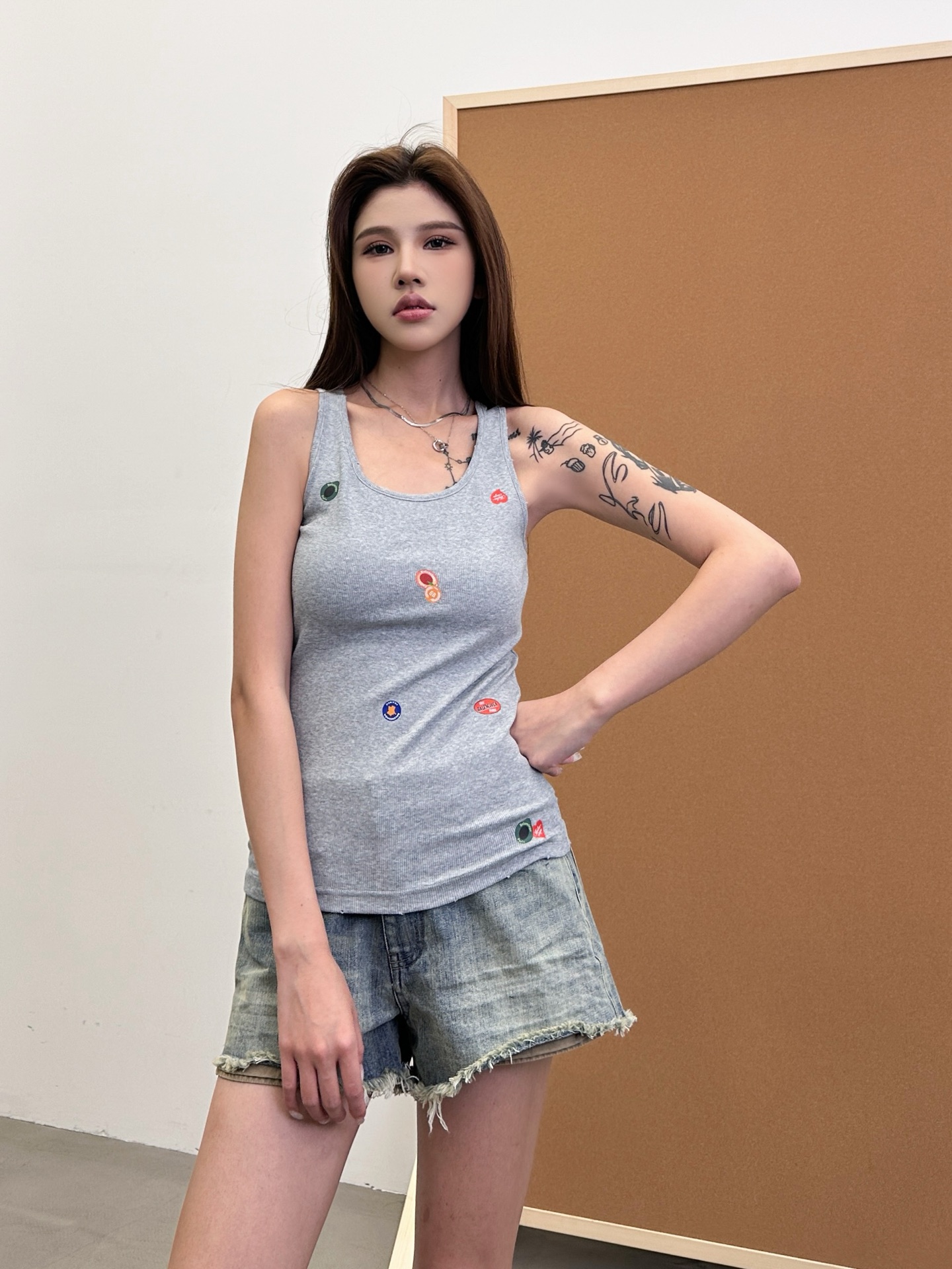 NO:334738,Paris ｜ New vest, laundry, washing water, and full body hot label printing, size sml, alexander wang19860909巴黎 ｜ 新款背心,成衣洗水吊磨加全身烫画标印花,尺码sml,,alexander wang,Women's clothing