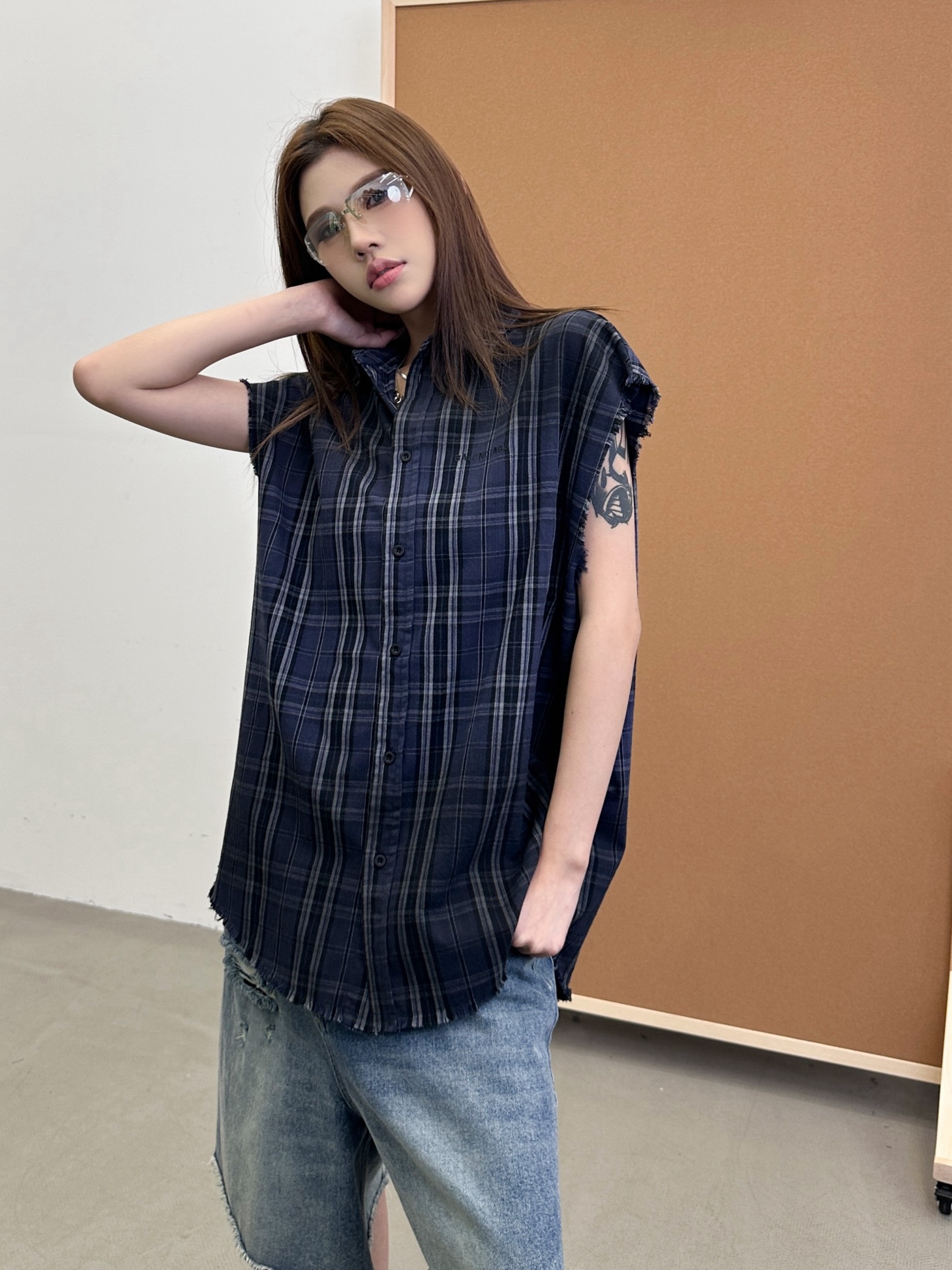 NO:334750,Paris ｜ New plaid vest, laundry, washing water, hanging, spray color and patch embroidery technology, same style for men and women, size sml, alexander wang19860909巴黎 ｜ 新款格子马甲,成衣洗水吊磨喷色加贴布绣工艺,男女同款,尺码sml,,alexander wang,Women's clothing
