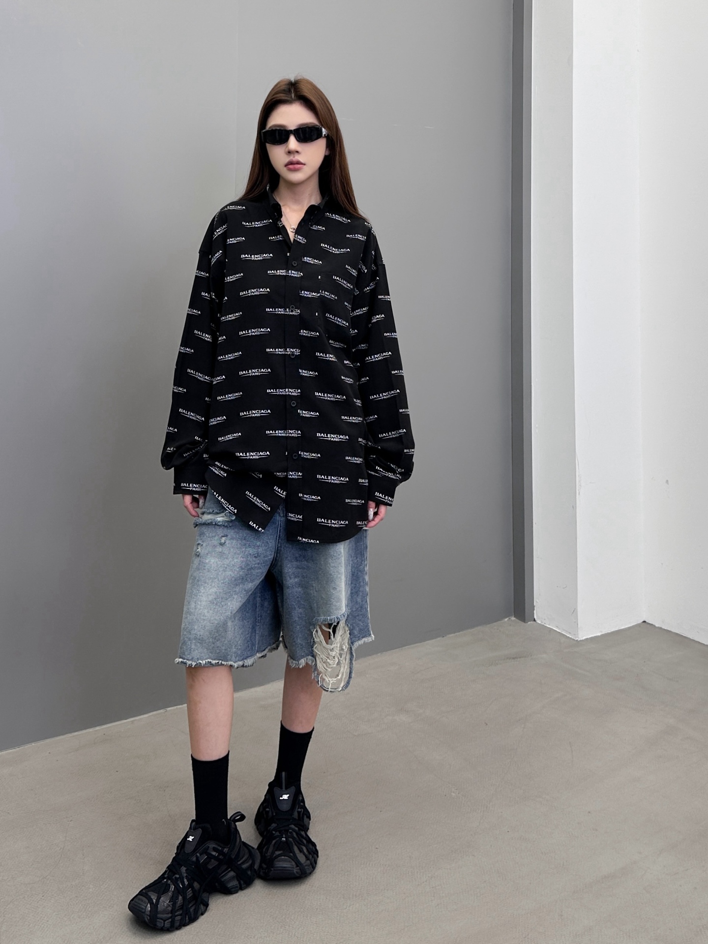 NO:335167,Paris ｜ New printed shirts, grey cloth printing technology, tensile fabric, size sml, alexander wang19860909巴黎 ｜ 新款印花衬衣,成衣坯布印花工艺,天丝面料,尺码sml,,alexander wang,Women's clothing