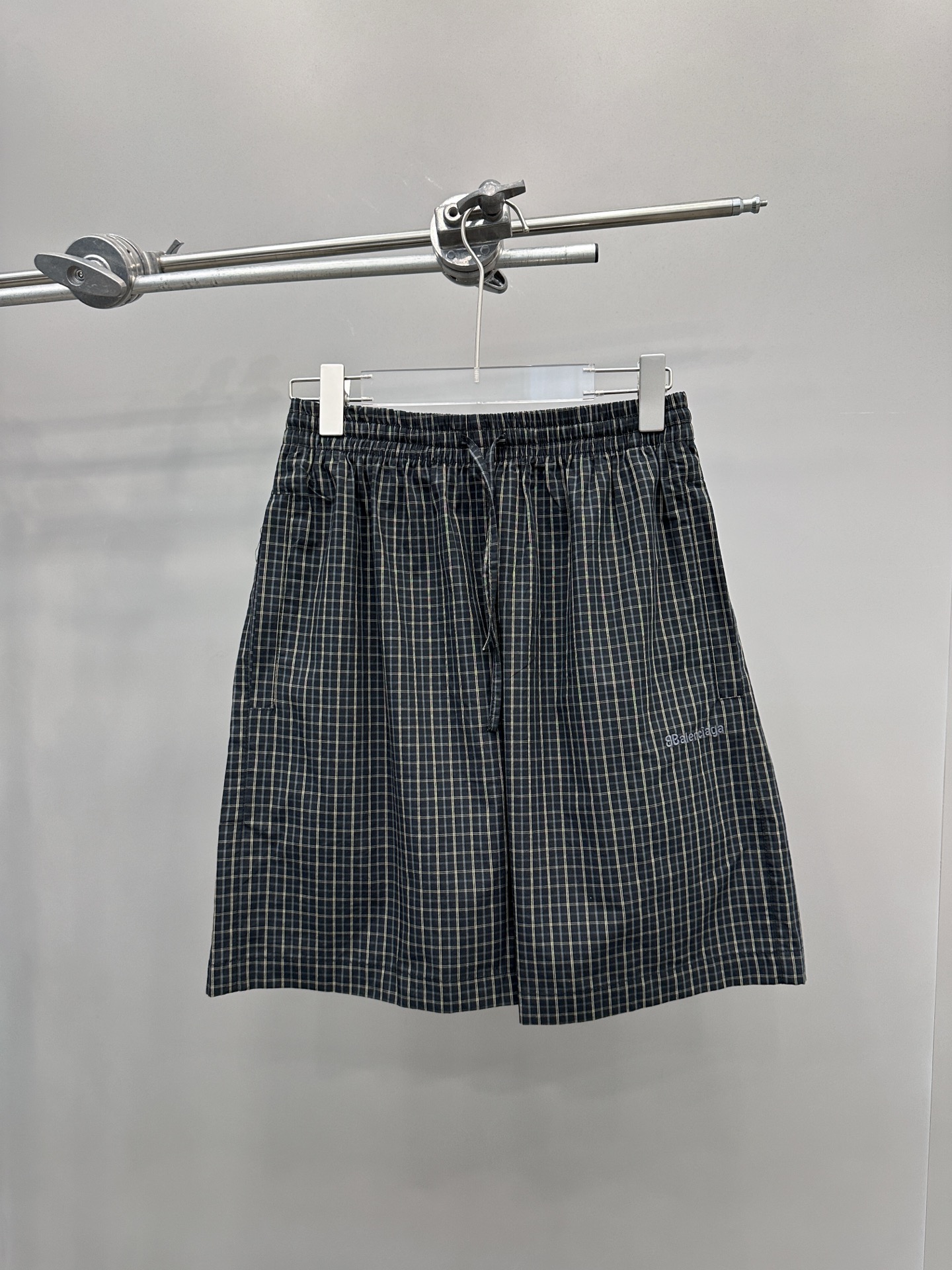 NO:417655,Paris ｜ New plaid shorts, classic embroidery logo, latest original plaid fabric, cotton, same style for men and women, size sml, shorts, alexander wang19860909巴黎 ｜ 新款格子短裤,经典刺绣标,最新原版格子面料,棉,男女同款,尺码sml,,shorts,alexander wang,Women's clothing