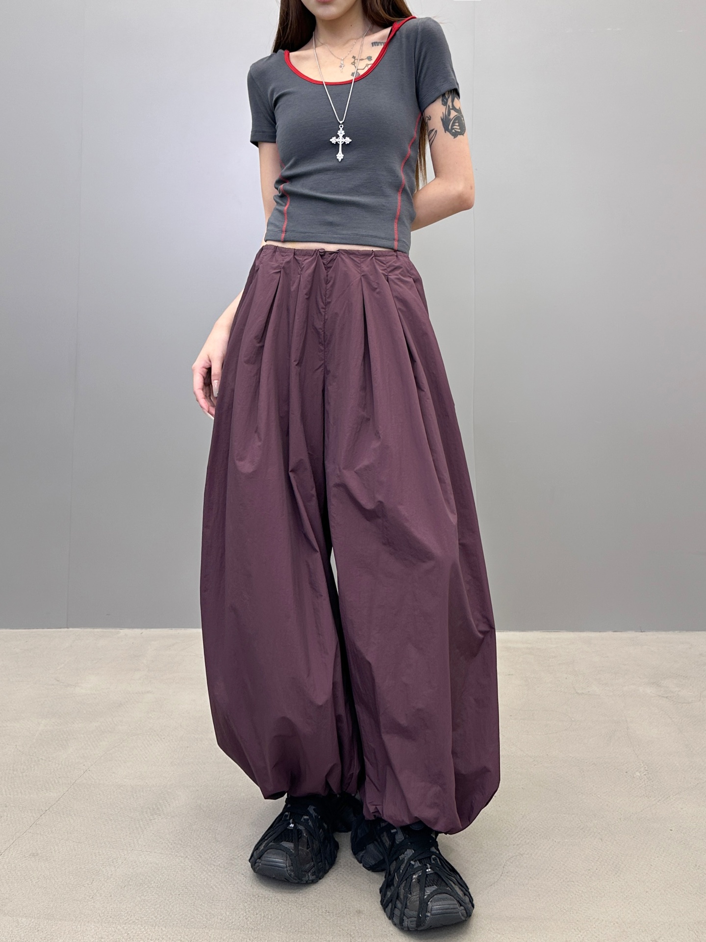 NO:417703,mm6 ｜ New style of bloomers, imported special nylon fabric, fashionable and casual loose style, same style for men and women, size sml,,masion margiela,alexander wang19860909mm6 ｜ 新款灯笼裤,进口特殊尼龙面料,时尚休闲宽松版型,男女同款,尺码sml,,masion margiela,alexander wang,Women's clothing