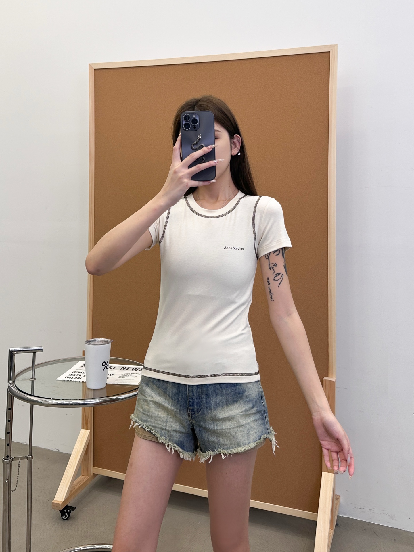 NO:436310,Acne | New short-sleeved T, classic printed logo plus contrasting color car line craftsmanship, cotton fabric with strong skin-friendly feel, size sml, acne studios, T-shirt, alexander wang19860909Acne ｜ 新款短袖t,经典印花标加撞色车线工艺,人棉面料亲肤感强,尺码sml,,acne studios,T-shirt,alexander wang,Women's clothing