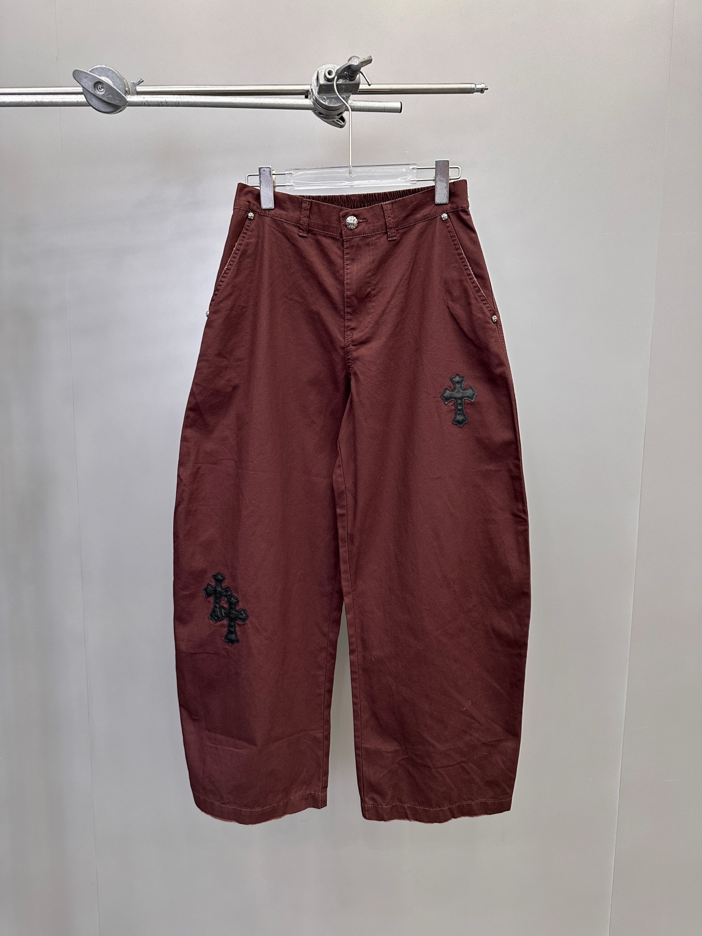 NO:454708,Croxin | New casual pants, laundry, washing, water, grinding, handmade car cross mark, imported high-density khaki fabric, same style for men and women, size sml, chrome hearts, alexander wang19860909克罗心 ｜ 新款休闲裤,成衣洗水吊磨工艺加手工车十字标,进口高密卡其布面料,男女同款,尺码sml,,chrome hearts,alexander wang,Women's clothing