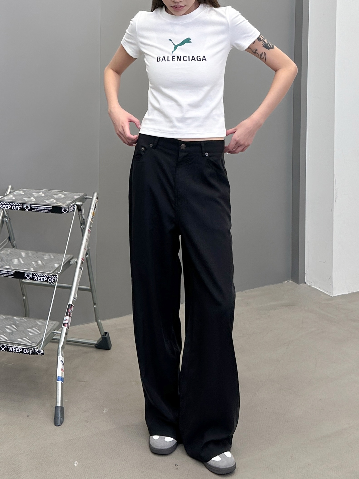 NO:457907,? Paris ｜ New casual pants, classic straight casual style, tensile fabric, comfortable and stylish, same style for men and women, size sml, alexander wang19860909? 巴黎 ｜ 新款休闲裤,经典直筒休闲款式,天丝面料,舒适有型,男女同款,尺码sml,,alexander wang,Women's clothing