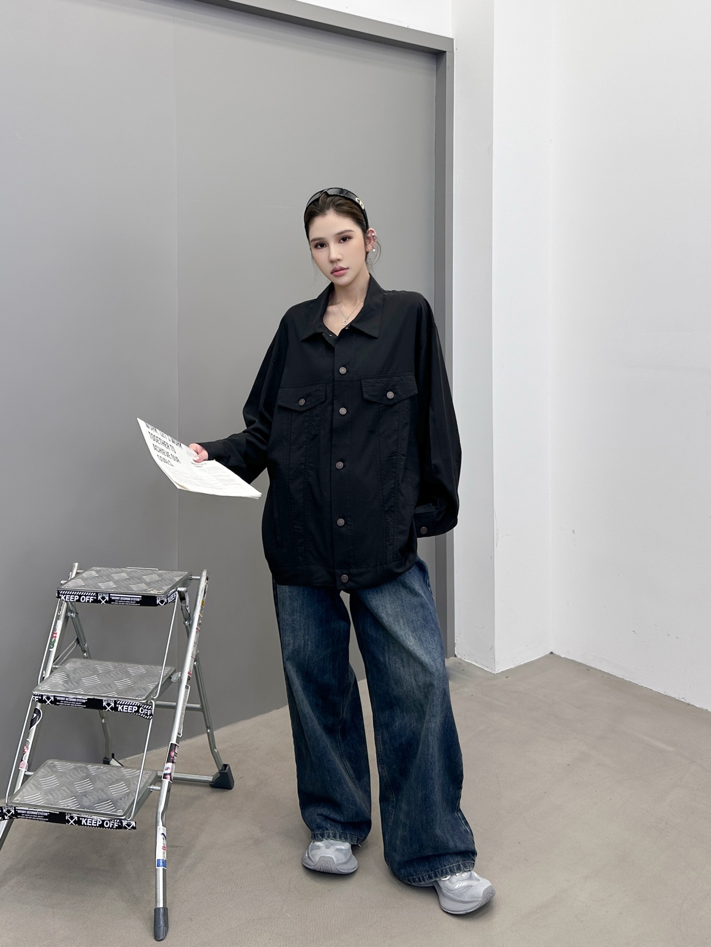 NO:457958,Paris ｜ New shirts, imported tile fabrics for ready-to-wear, simple and fashionable, same style for men and women, size sml, alexander wang19860909巴黎 ｜ 新款衬衣,成衣进口天丝面料,简洁时尚,男女同款,尺码sml,,alexander wang,Women's clothing