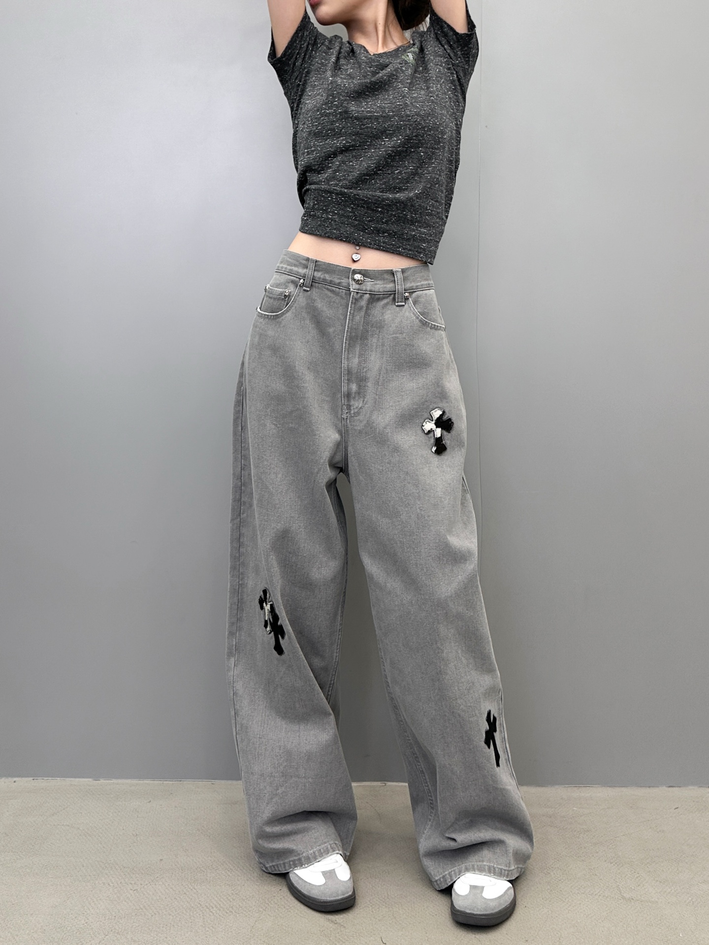 NO:457970,Croxin | New style of jeans, laundry, washing, water, grinding, handmade carriage, horse hair cross mark, size sml, chrome hearts, jeans, alexander wang19860909克罗心 ｜ 新款牛仔裤,成衣洗水吊磨工艺加手工车马毛十字标,尺码sml,,chrome hearts,jeans,alexander wang,Women's clothing