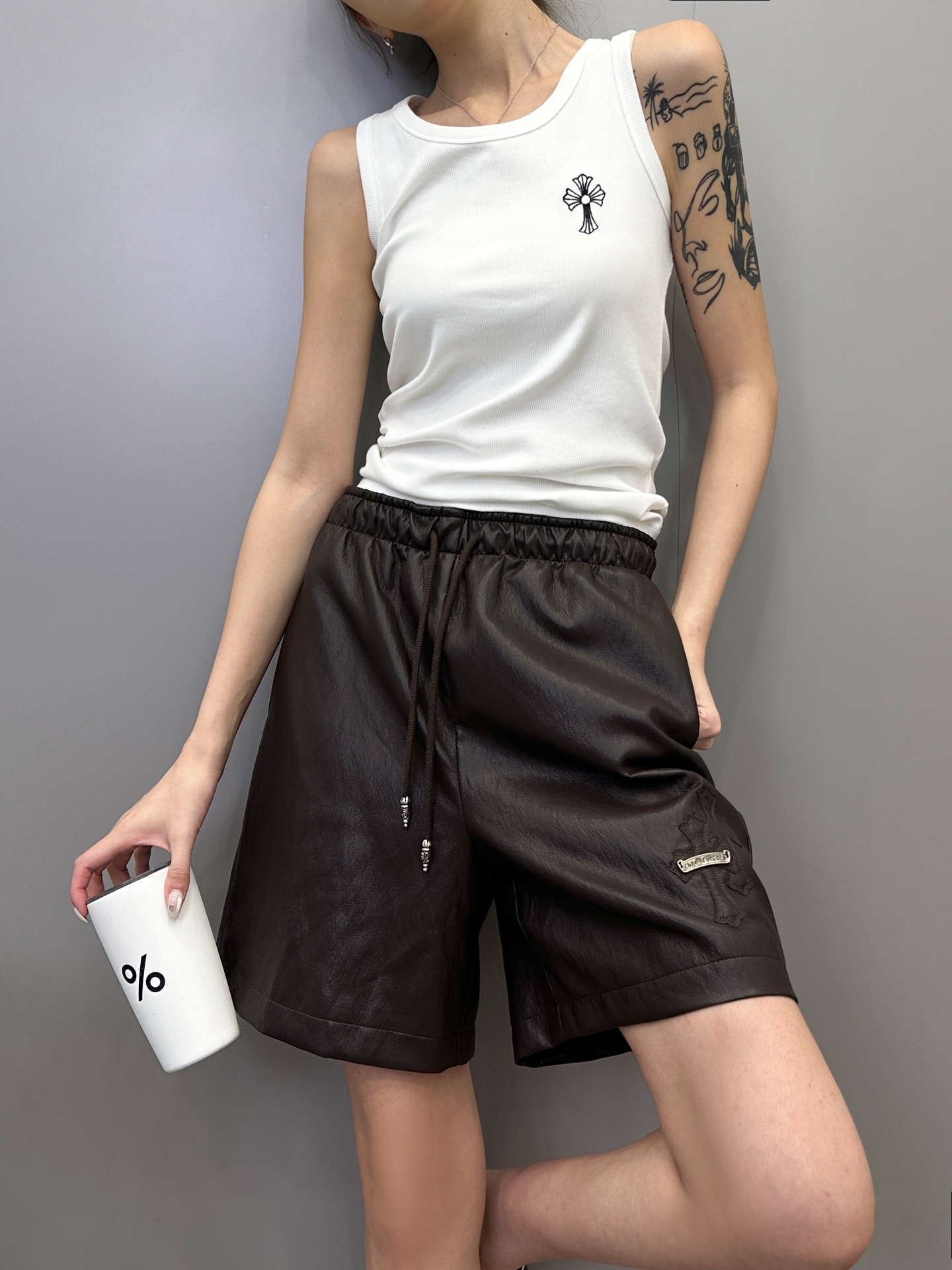 NO:457982,Croxin | New casual shorts, handmade car cross mark craftsmanship and special pu fabric, casual fashion, size sml, chrome hearts, shorts, alexander wang19860909克罗心 ｜ 新款休闲短裤,手工车十字标工艺加特殊pu面料,休闲时尚,尺码sml,,chrome hearts,shorts,alexander wang,Women's clothing