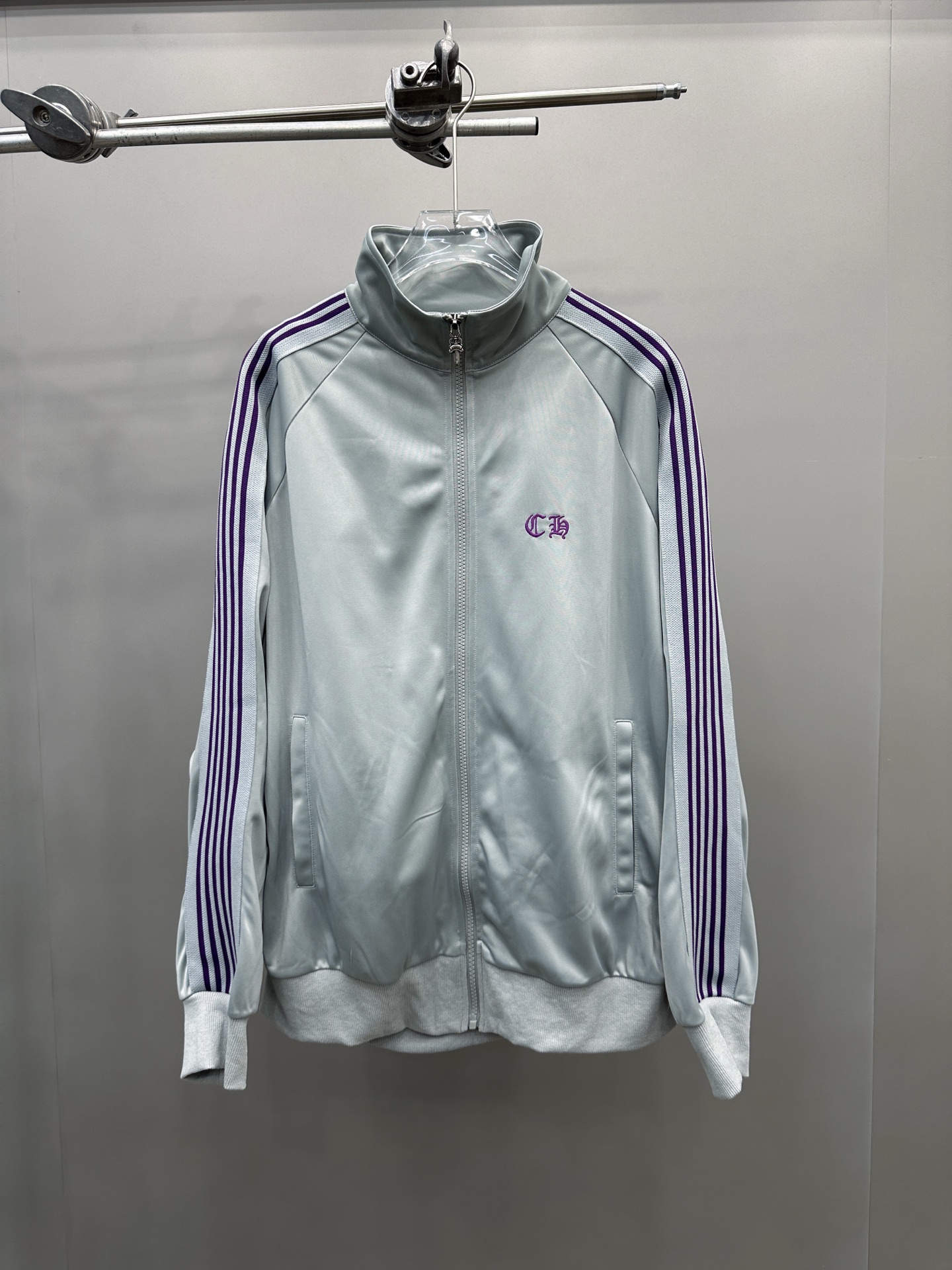 NO:464717,Croxin | New casual top, classic embroidery logo, handmade car side bar craft, casual fashion, same style for men and women, size sml, chrome hearts, alexander wang19860909克罗心 ｜ 新款休闲上衣,经典刺绣标,手工车侧杠工艺,休闲时尚,男女同款,尺码sml,,chrome hearts,alexander wang,Women's clothing