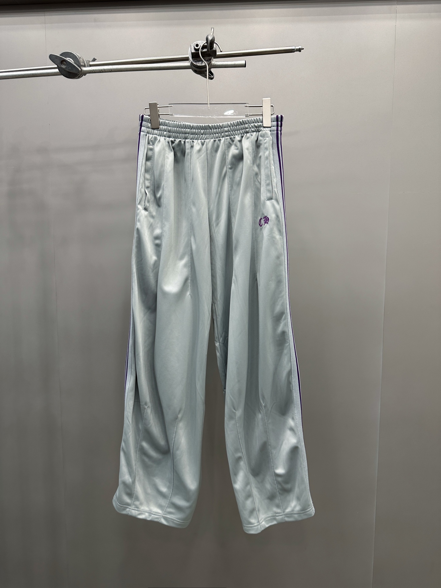 NO:464724,Croxin | New casual pants, classic embroidery logo, handmade car side bar craftsmanship, casual fashion, same style for men and women, size sml, chrome hearts, alexander wang19860909克罗心 ｜ 新款休闲裤,经典刺绣标,手工车侧杠工艺,休闲时尚,男女同款,尺码sml,,chrome hearts,alexander wang,Women's clothing