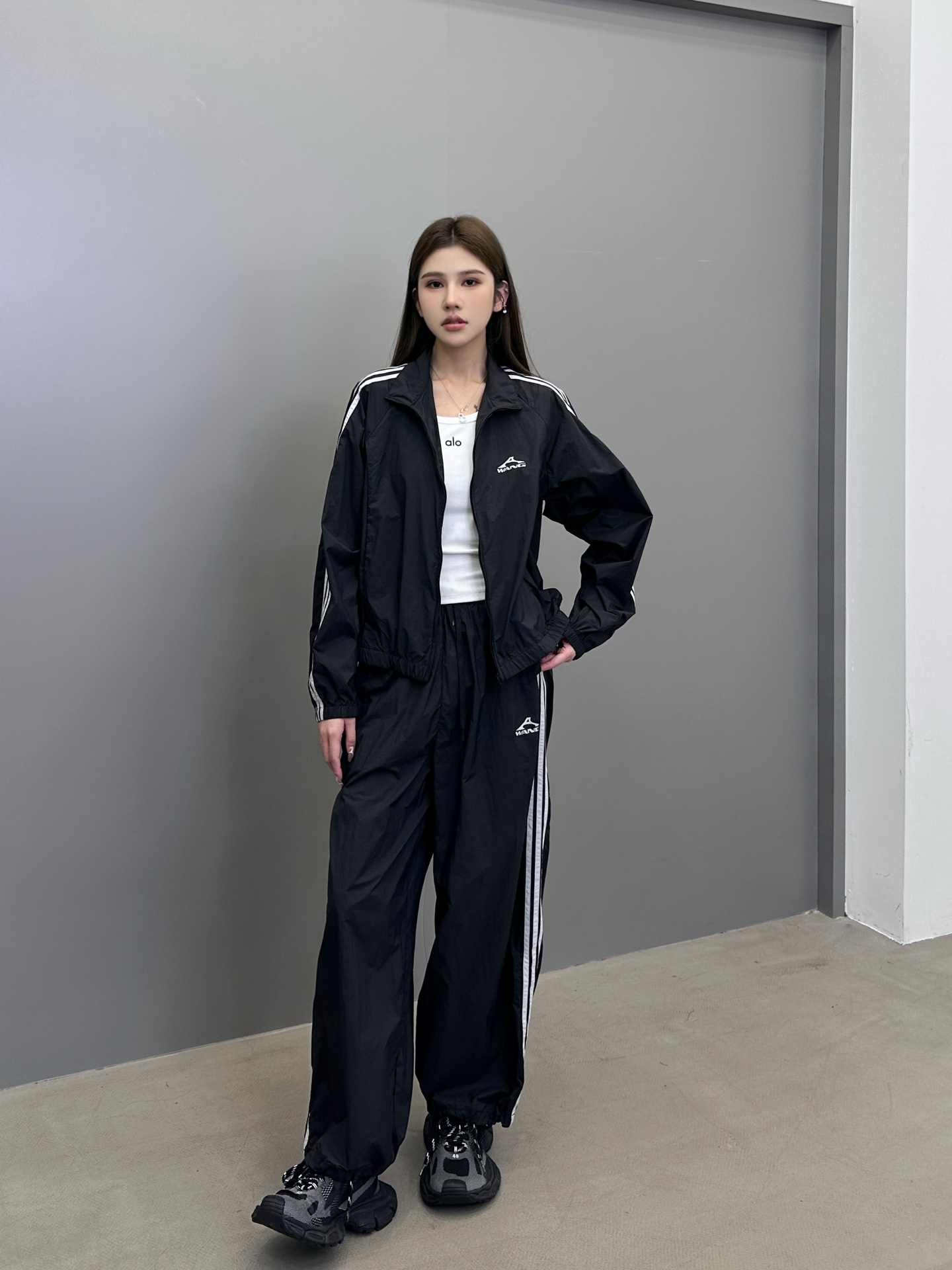 NO:464719,Top Pants King | New sports suit, classic thick printing mark, handmade car bar craftsmanship, imported nylon fabric, same style for men and women, size sml, alexander wang, alexander wang19860909上 裤子 大王 ｜ 新款运动套装,经典厚版印花标,手工车杠工艺,进口尼龙面料,男女同款,尺码sml,,alexander wang,alexander wang,Women's clothing