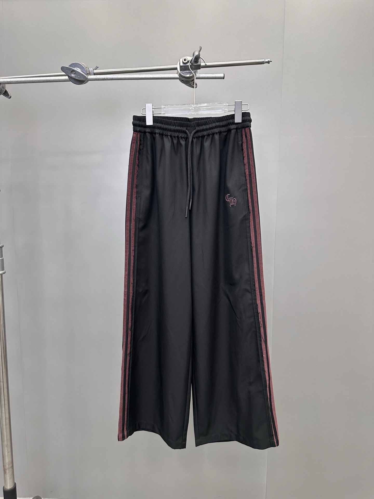 NO:464745,Croxin | New casual pants, classic embroidery logo, handmade corduroy side bar craft, fashionable and casual, same style for men and women, size sml, chrome hearts, alexander wang19860909克罗心 ｜ 新款休闲裤,经典刺绣标,手工车灯芯绒侧杠工艺,时尚休闲,男女同款,尺码sml,,chrome hearts,alexander wang,Women's clothing