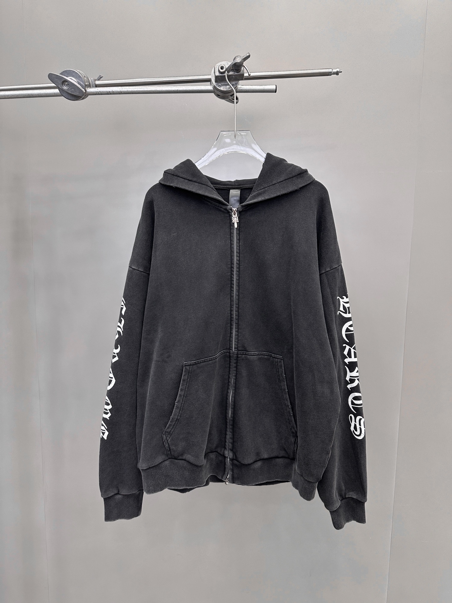 NO:468249,Croxin | New sweatshirt cardigan, ready-to-wear stir-fry color hanging grinding technology plus multiple prints on the whole body, same style as men and women, size sml, chrome hearts, hoodie, sweatshirts, alexander wang19860909克罗心 ｜ 新款卫衣开衫,成衣炒色吊磨工艺加全身多处印花,男女同款,尺码sml,,chrome hearts,hoodie,sweatshirts,alexander wang,Women's clothing