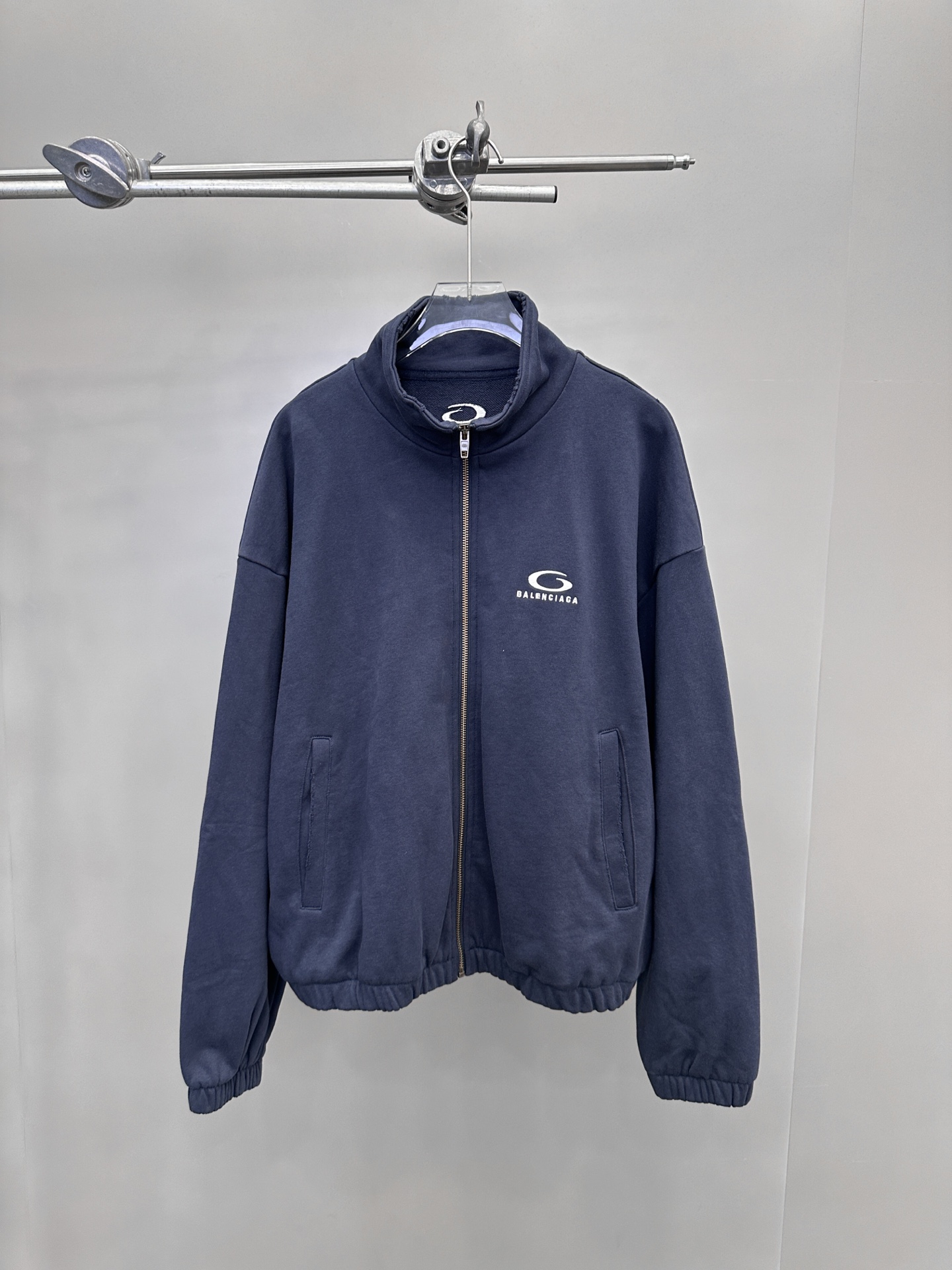 NO:473421,Paris ｜ New sweatshirt cardigan, laundry washing and water grinding technology, classic embroidery label, same style for men and women, size sml, hoodie, sweatshirts, alexander wang19860909巴黎 ｜ 新款卫衣开衫,成衣洗水吊磨工艺,经典刺绣标,男女同款,尺码sml,,hoodie,sweatshirts,alexander wang,Women's clothing