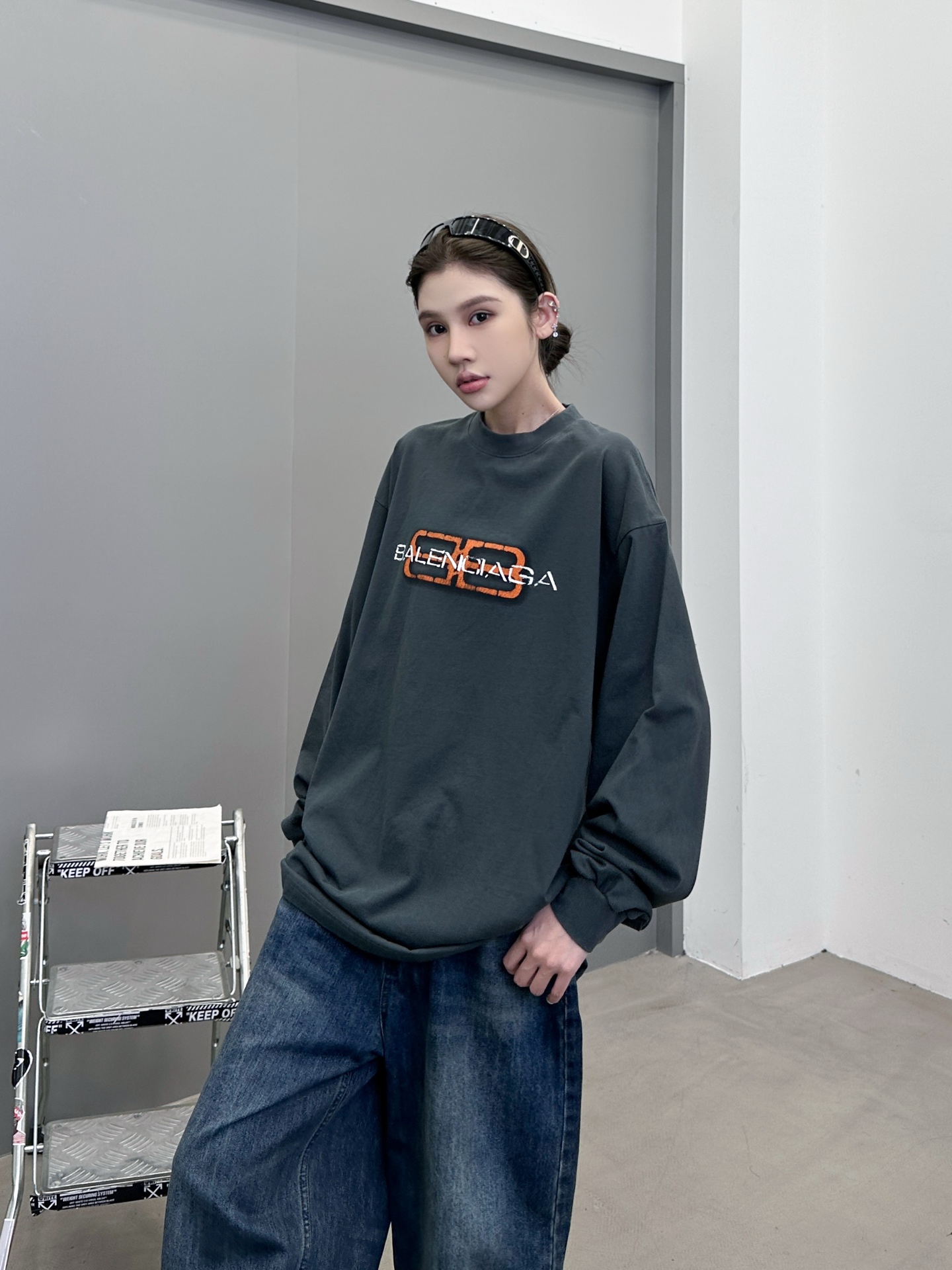 NO:480531,Paris ｜ New long-sleeved T, ready-to-wear washing and stir-fried color plus clothes printing technology, same style for men and women, size sml, alexander wang19860909巴黎 ｜ 新款长袖t,成衣洗水炒色加成衣印花工艺,男女同款,尺码sml,,alexander wang,Women's clothing