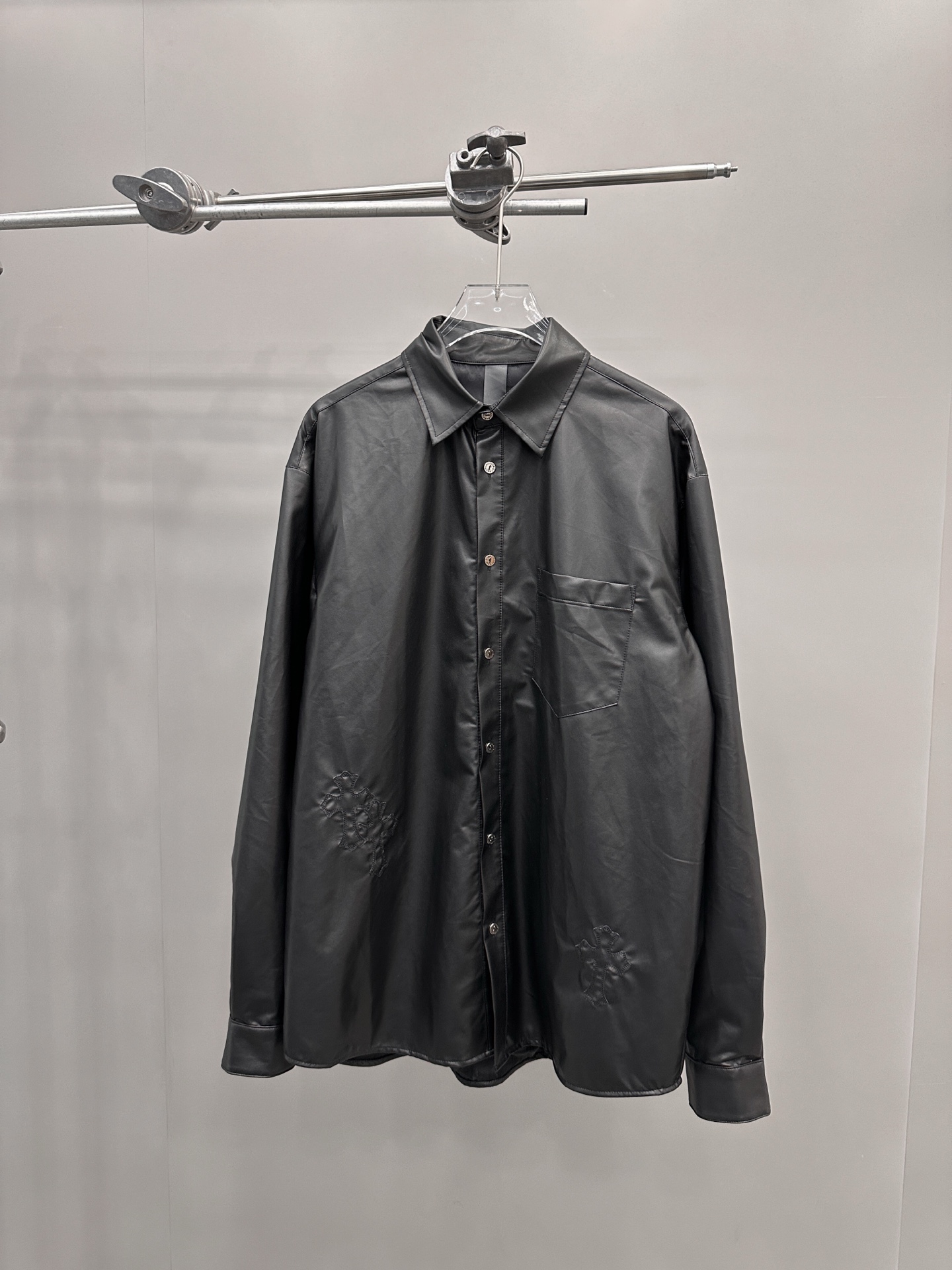 NO:480546,With dust bag Croxin | New pu jacket, neckline pu fabric and custom lining, handmade car cross marking craftsmanship, same style for men and women, size sml, chrome hearts, jackets & coats, alexander wang19860909配防尘袋 克罗心 ｜ 新款pu外套,领口pu面料加定制里布,手工车十字标工艺,男女同款,尺码sml,,chrome hearts,jackets & coats,alexander wang,Women's clothing