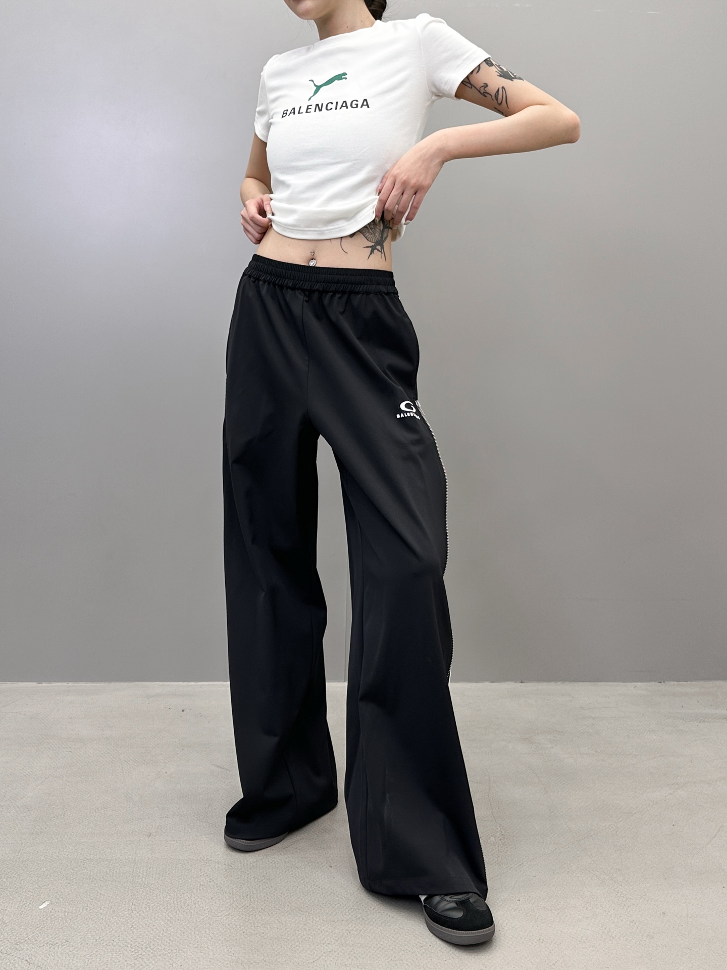 NO:483794,Paris ｜ New casual pants, classic embroidery logo plus handmade side zipper car bar craftsmanship, same style for men and women, size sml, alexander wang19860909巴黎 ｜ 新款休闲裤,经典刺绣标加手工侧拉链车杠工艺,男女同款,尺码sml,,alexander wang,Women's clothing