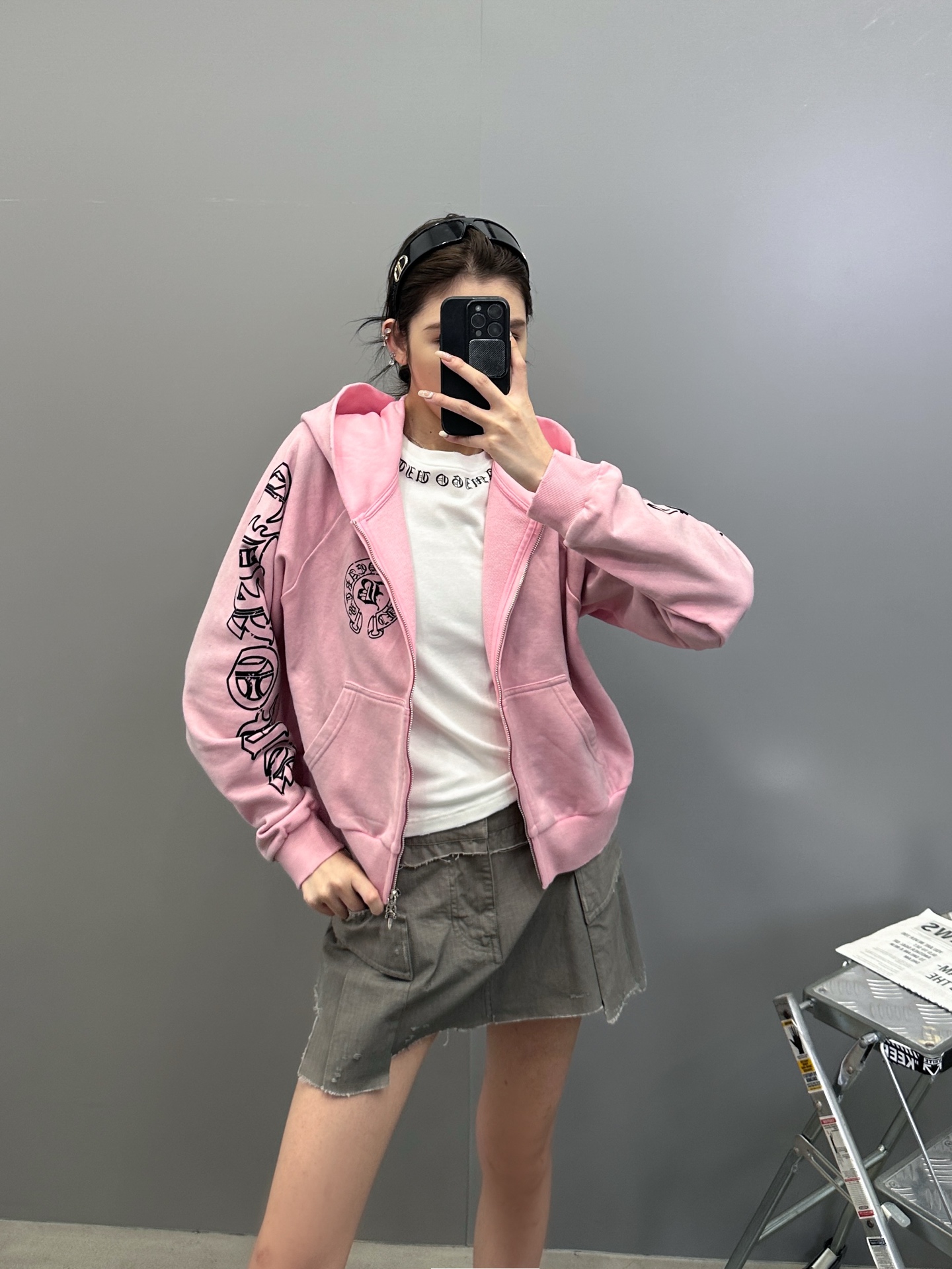 NO:488197,Croxin | New sweatshirt cardigan, ready-to-wear washing water spray color hanging grinding technology plus multiple prints, casual and fashionable style, size sml, chrome hearts, hoodie, sweatshirts, alexander wang19860909克罗心 ｜ 新款卫衣开衫,成衣洗水喷色吊磨工艺加多处印花,休闲时尚款式,尺码sml,,chrome hearts,hoodie,sweatshirts,alexander wang,Women's clothing
