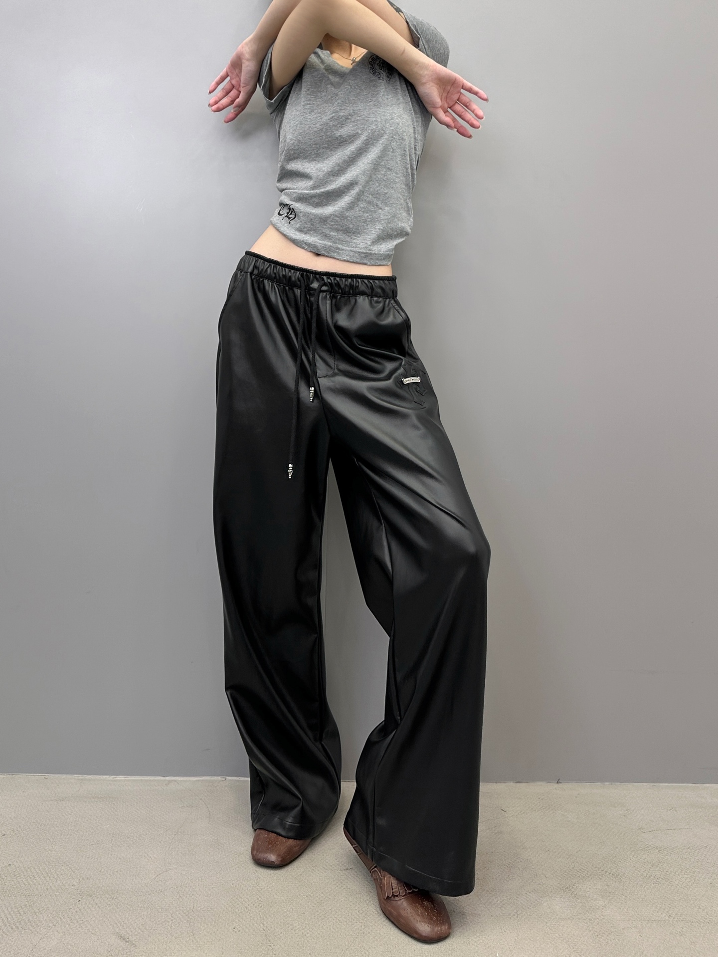 NO:488230,Croxin | New casual pants, handmade car cross mark craftsmanship plus special pu fabric, casual fashion, size sml, chrome hearts, alexander wang19860909克罗心 ｜ 新款休闲裤,手工车十字标工艺加特殊pu面料,休闲时尚,尺码sml,,chrome hearts,alexander wang,Women's clothing