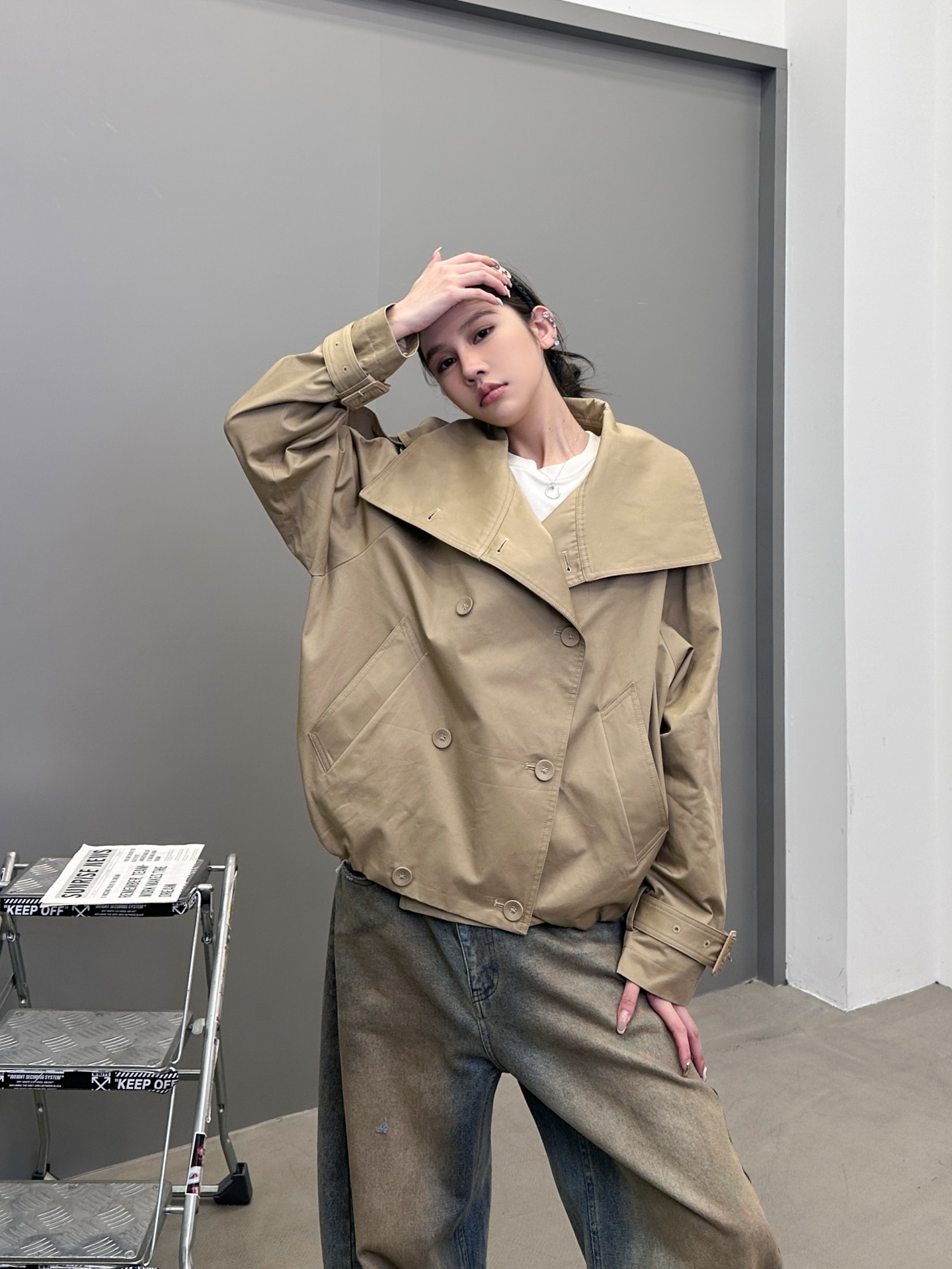 NO:488255,Acne｜ New short windbreaker, stylish and special structure, fixed plaid fabric lining, imported high-density cotton windbreaker fabric, size sml, acne studios, alexander wang19860909Acne ｜ 新款短风衣,版型时尚结构特别,定织格子面料里布,进口高密全棉风衣布面料,尺码sml,,acne studios,alexander wang,Women's clothing