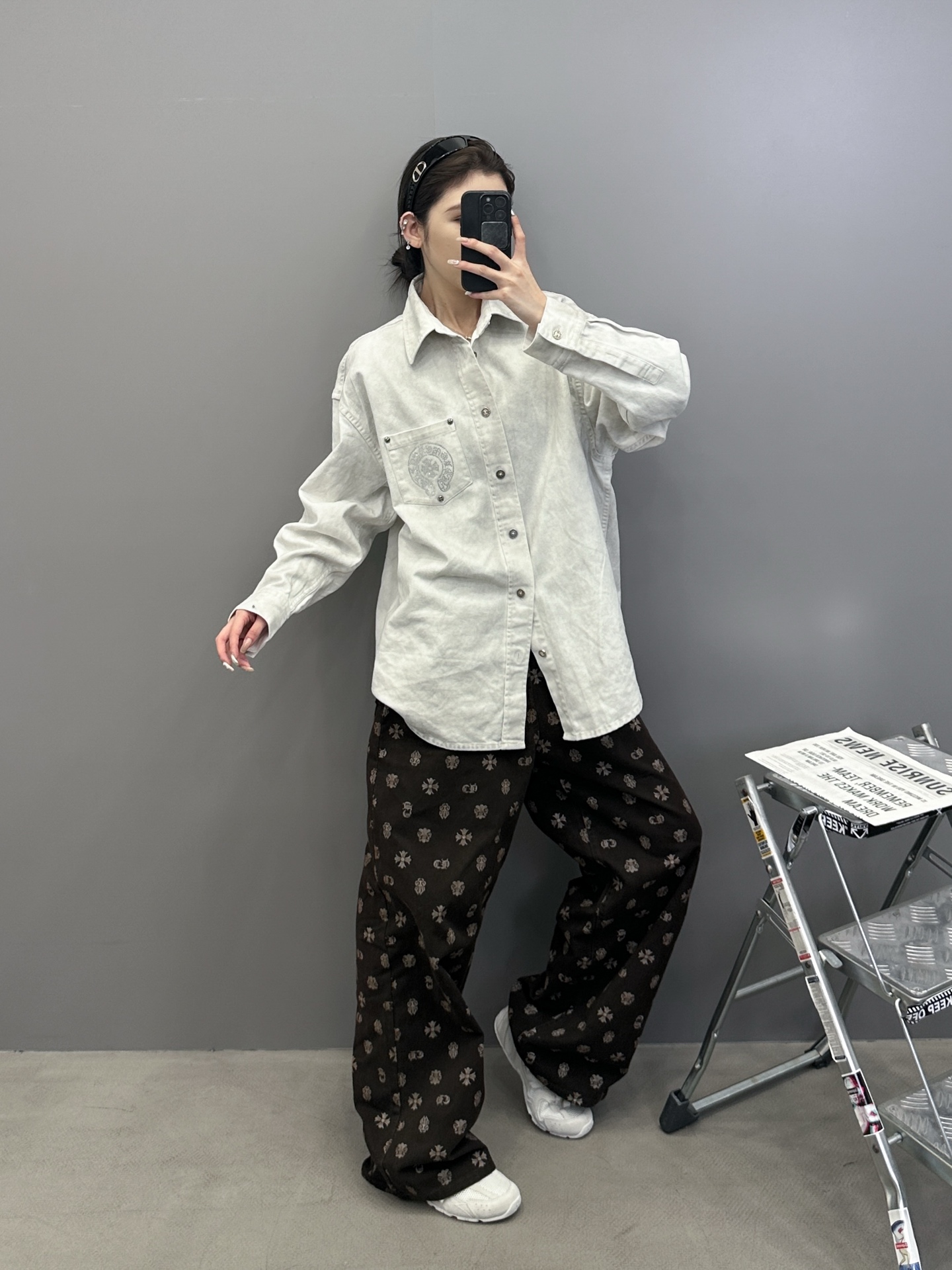 NO:488260,Croxin | New shirt, ready-to-wear washing water spray and color ironing technology, same style for men and women, size sml, chrome hearts, alexander wang19860909克罗心 ｜ 新款衬衣,成衣洗水喷色烫钻工艺,男女同款,尺码sml,,chrome hearts,alexander wang,Women's clothing