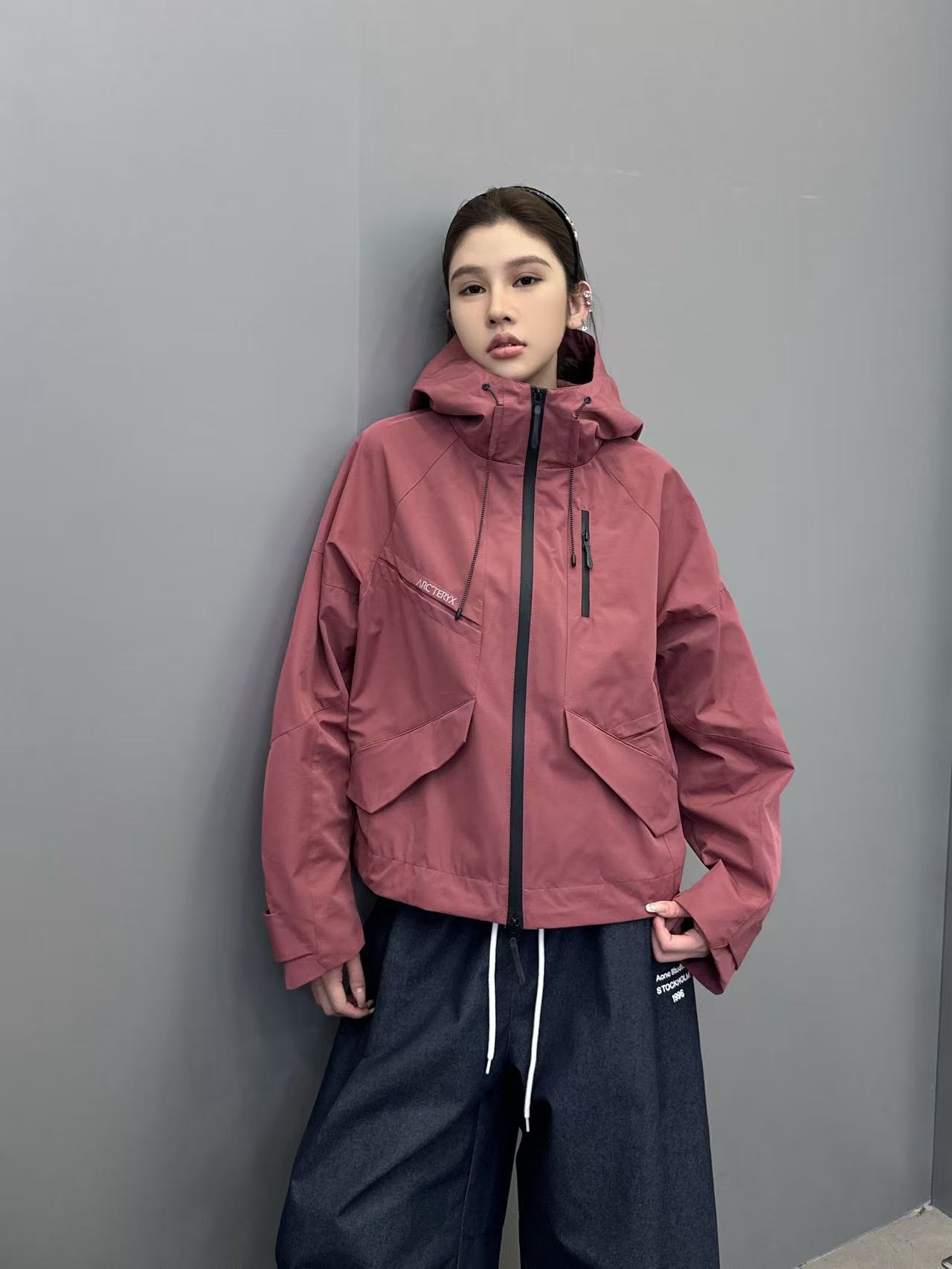 NO:489481,Bird | New hard shell casual jacket, classic embroidery standard craftsmanship, three-proof hard shell functional fabric, functional lining fabric, fashionable and avant-garde, same style for men and women, size sml, alexander wang19860909鸟 ｜ 新款硬壳休闲冲锋衣,经典刺绣标工艺,三防硬壳机能面料,功能性里布面料,时尚前卫,男女同款,尺码sml,,alexander wang,Women's clothing