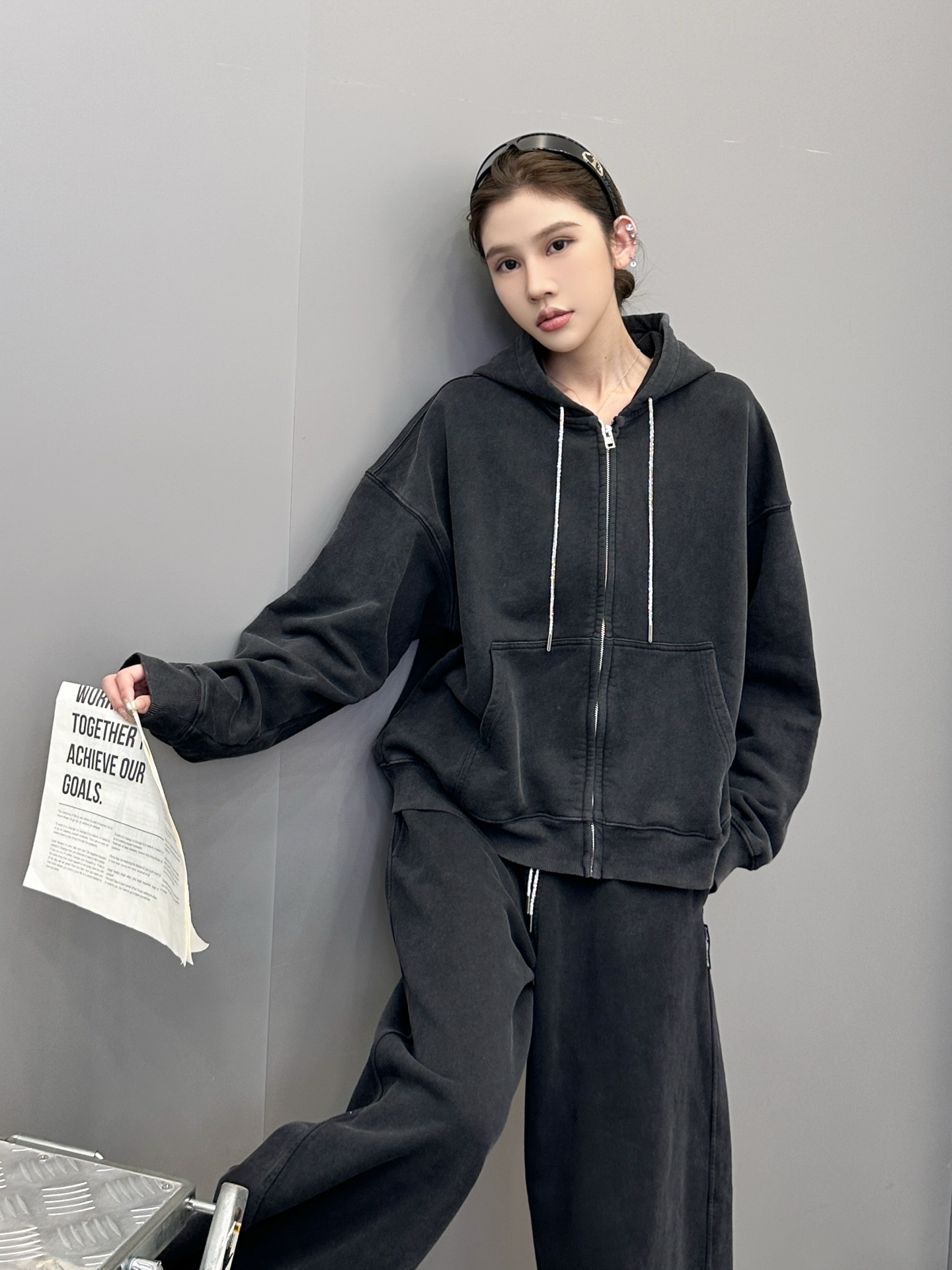 NO:500078,King | New sweatshirt cardigan, ready-to-wear washing and color stir-frying technology plus full diamond drawstring, casual and fashionable, size sml, alexander wang, hoodie, sweatshirts, alexander wang19860909大王 ｜ 新款卫衣开衫,成衣洗水炒色工艺加全钻抽绳,休闲时尚,尺码sml,,alexander wang,hoodie,sweatshirts,alexander wang,Women's clothing