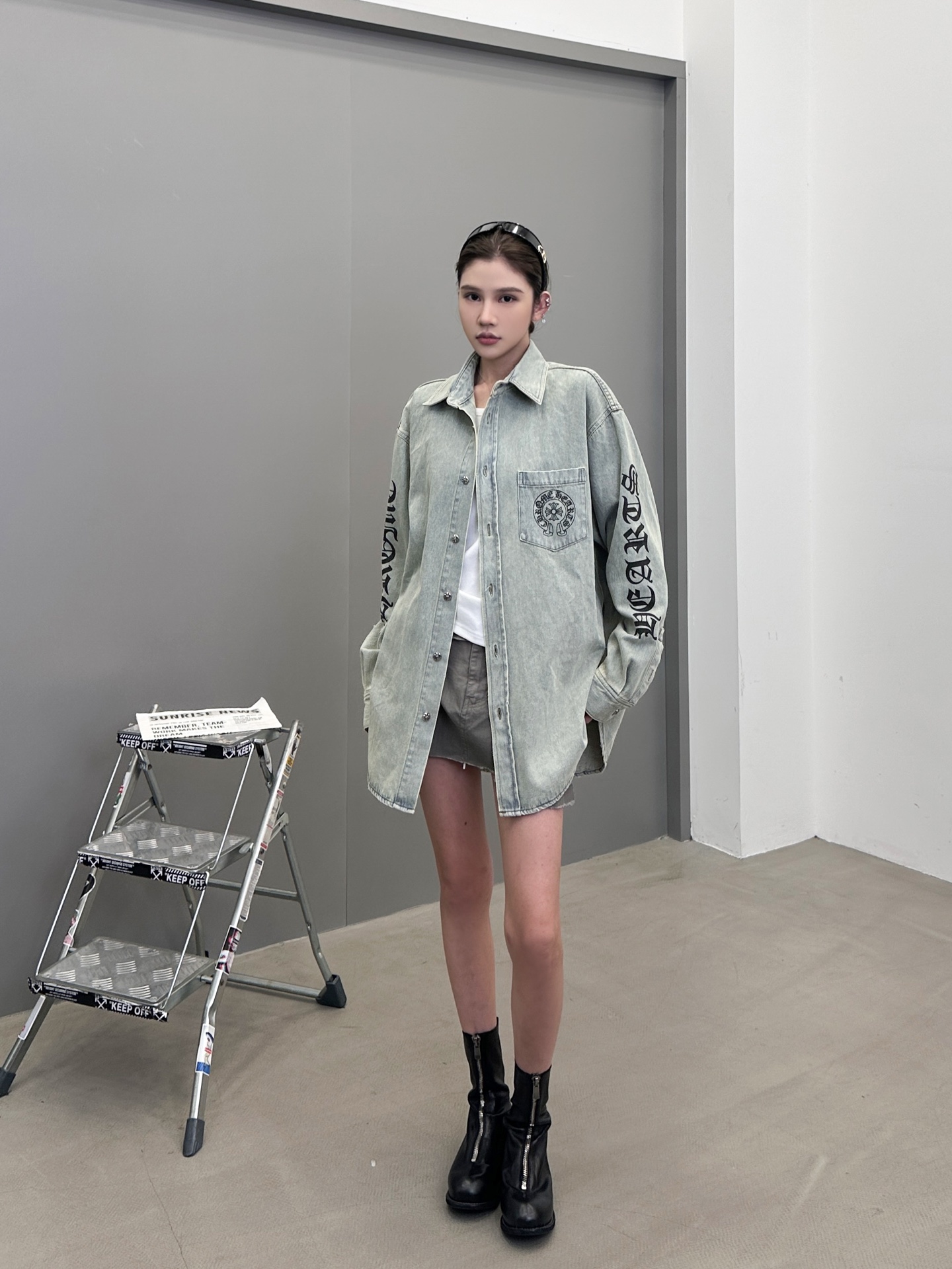 NO:500090,? Croxin | New denim shirt, ready-to-wear washing and frying color technology and multiple prints, same style for men and women, size sml, chrome hearts, alexander wang19860909? 克罗心 ｜ 新款牛仔衬衣,成衣洗水炒色工艺加多处印花,男女同款,尺码sml,,chrome hearts,alexander wang,Women's clothing