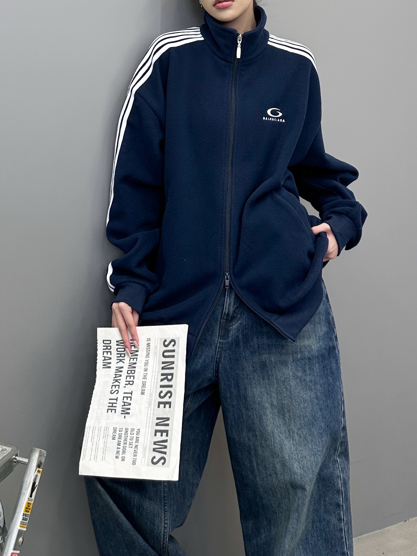 NO:502690,Paris ｜ New casual top, classic embroidery logo, handmade car side bar, fleece warm fabric, same style for men and women, size sml, alexander wang19860909巴黎 ｜ 新款休闲上衣,经典刺绣标,手工车侧杠,摇粒绒保暖面料,男女同款,尺码sml,,alexander wang,Women's clothing