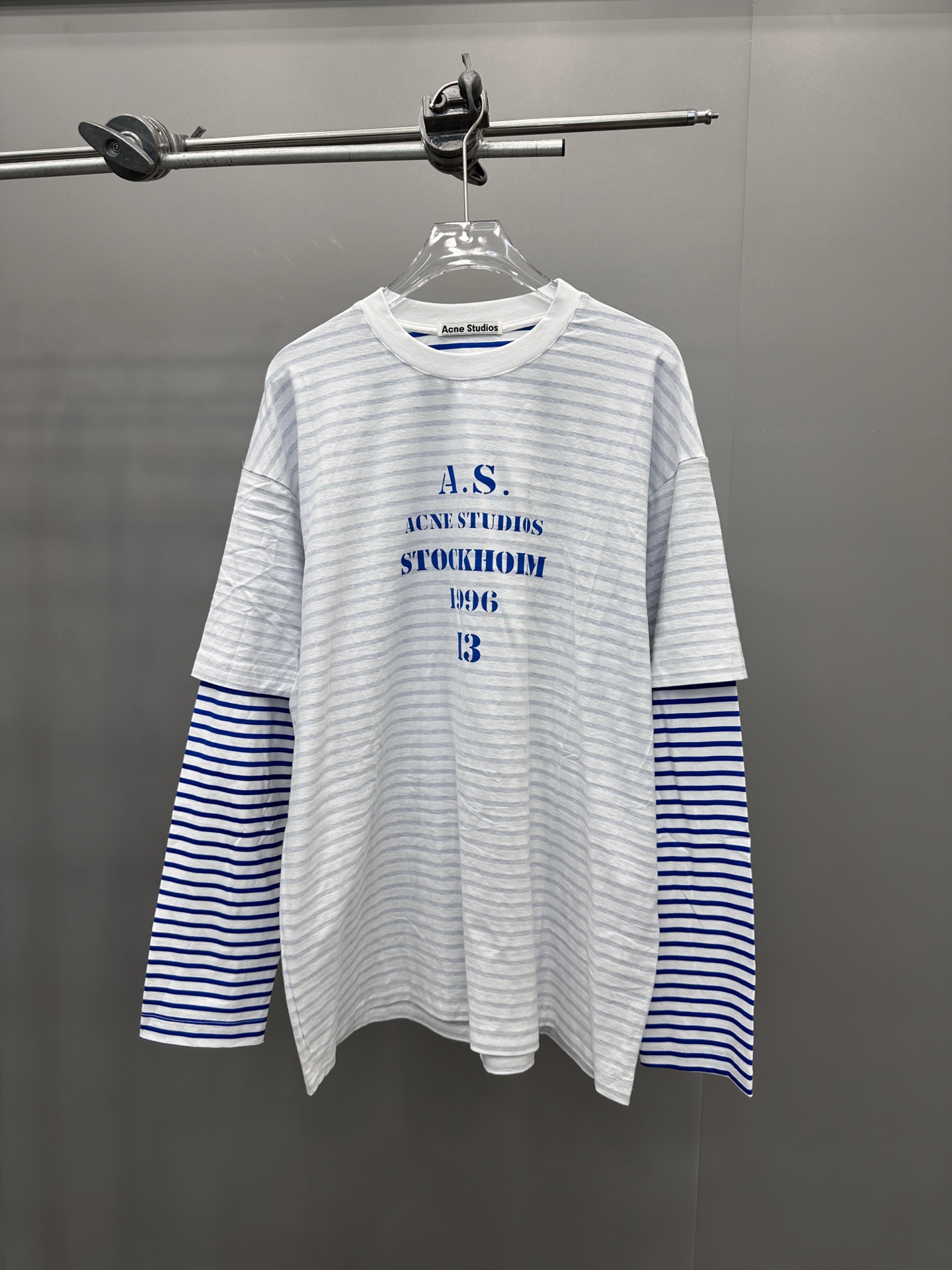 NO:502695,Acne｜ New fake two-piece long-sleeved t, laundry washing watermark, grey cloth striped printing technology, fake two-piece workmanship, same style for men and women, size sml, acne studios, alexander wang19860909Acne ｜ 新款假两件长袖t,成衣洗水印花,坯布条纹印花工艺,假两件做工,男女同款,尺码sml,,acne studios,alexander wang,Women's clothing