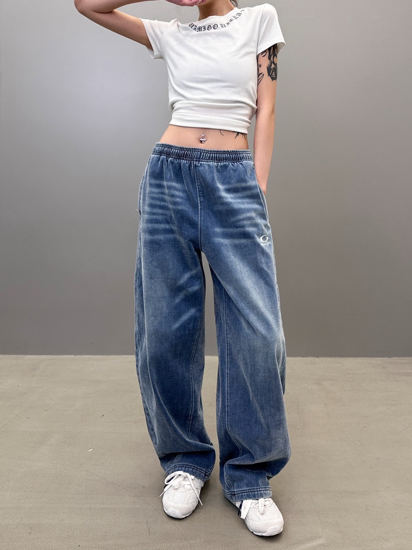 NO:502799,Paris ｜ New style jeans, ready-to-wear wash and stir-fry color craftsmanship plus classic embroidery label, special fleece denim, same style for men and women, size sml, jeans, alexander wang19860909巴黎 ｜ 新款牛仔裤,成衣洗水炒色工艺加经典刺绣标,特殊抓绒牛仔布,男女同款,尺码sml,,jeans,alexander wang,Women's clothing