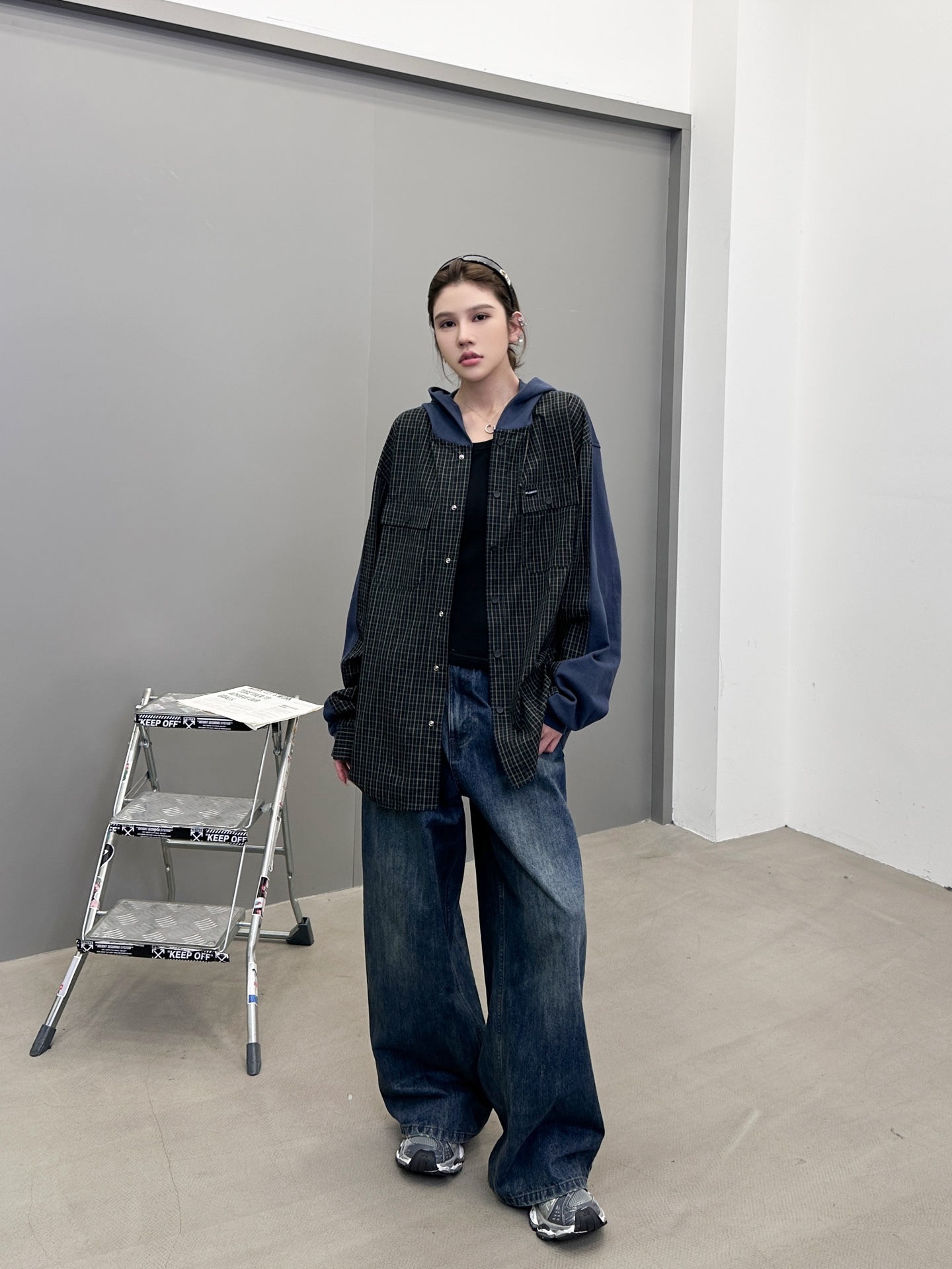 NO:534294,Paris ｜ New casual cardigan, ready-to-wear washing and color stir-frying process, needle-woven front and back splicing workmanship, same style for men and women, size sml, alexander wang19860909巴黎 ｜ 新款休闲开衫,成衣洗水炒色工艺,针梭织前后拼接做工,男女同款,尺码sml,,alexander wang,Women's clothing