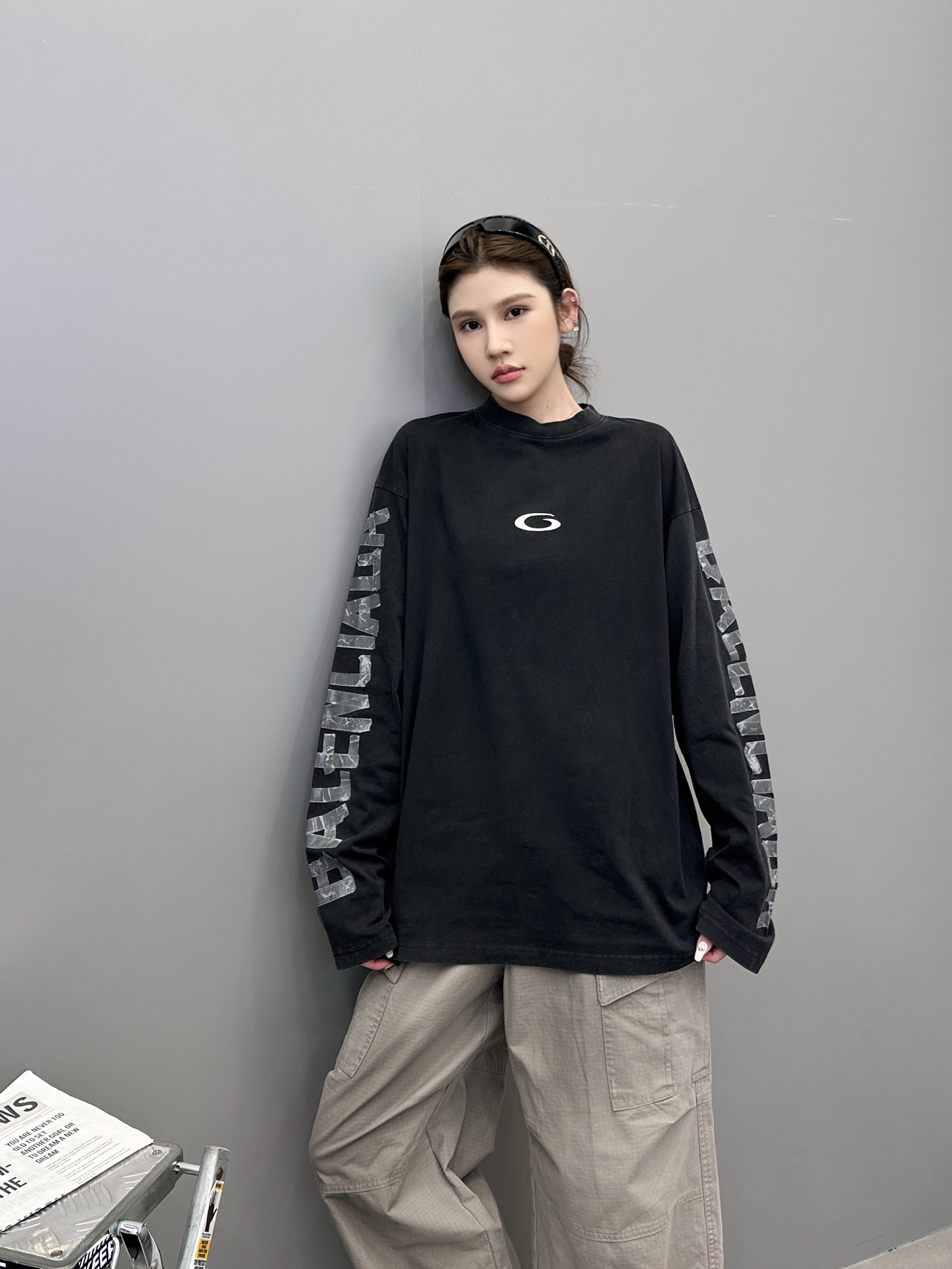 NO:535029,Paris ｜ New long-sleeved T, laundry washing water stir-frying technology plus classic embroidery label, sleeve tape special printing technology, same style for men and women, size sml, alexander wang19860909巴黎 ｜ 新款长袖t,成衣洗水炒色工艺加经典刺绣标,袖子胶布特殊印花工艺,男女同款,尺码sml,,alexander wang,Women's clothing
