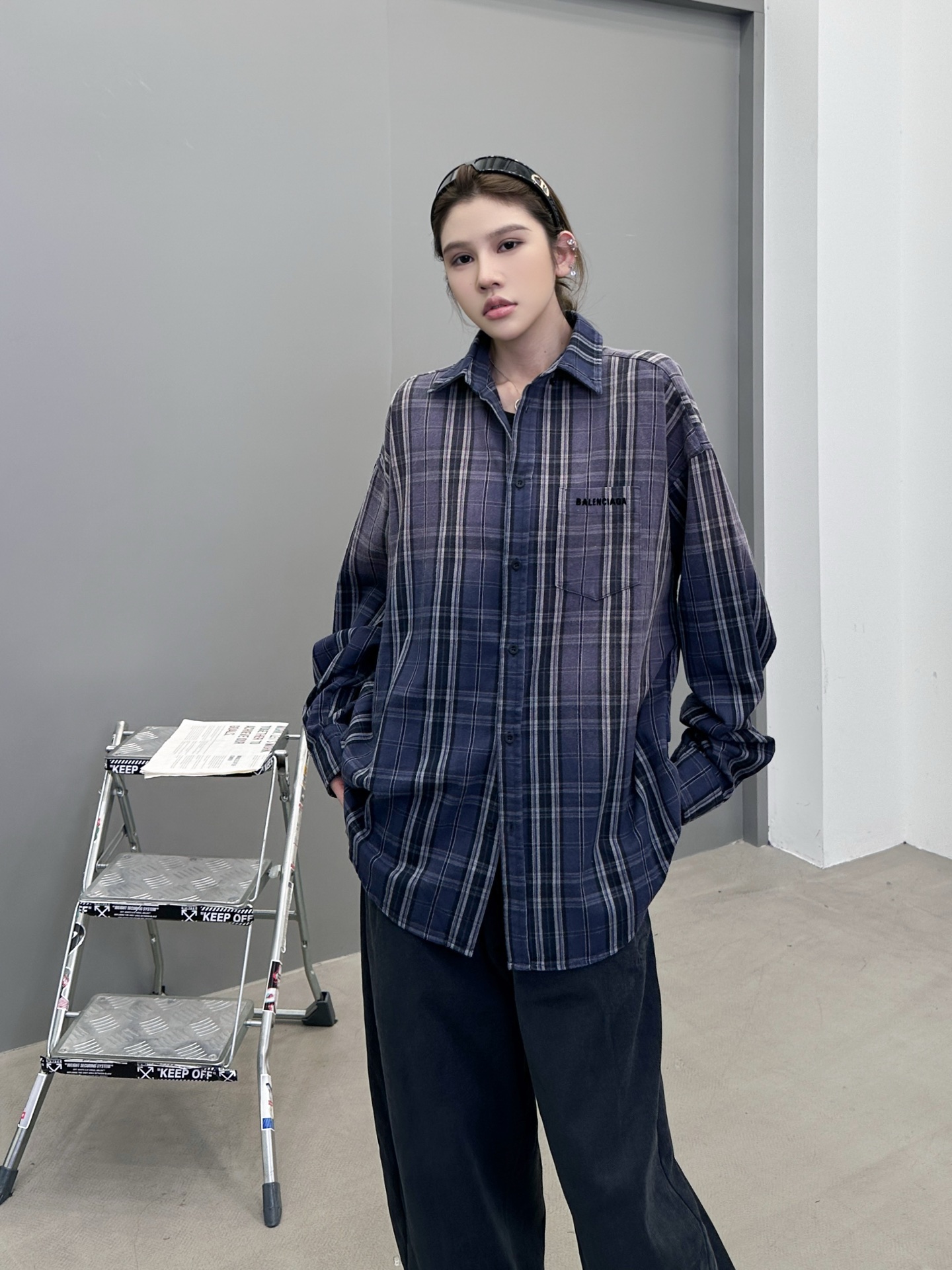 NO:534296,Paris ｜ New casual plaid shirt, ready-to-wear washing water spray color plus clothes flocking printing technology, same style for men and women, size sml, alexander wang19860909巴黎 ｜ 新款休闲格子衬衣,成衣洗水喷色加成衣植绒印花工艺,男女同款,尺码sml,,alexander wang,Women's clothing