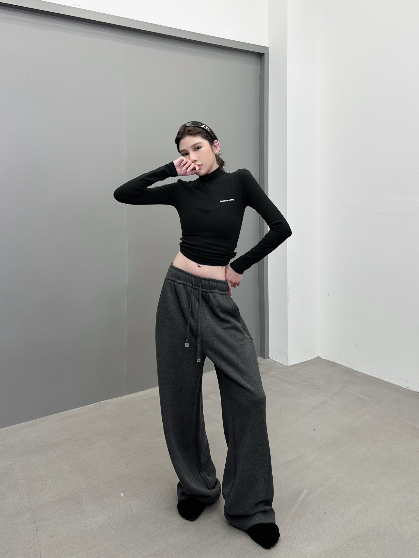 NO:534310,Croxin | New casual pants, wool blend thickened fabric, casual fashion, same style for men and women, size sml, chrome hearts, alexander wang19860909克罗心 ｜ 新款休闲裤,羊毛混纺加厚面料,休闲时尚,男女同款,尺码sml,,chrome hearts,alexander wang,Women's clothing