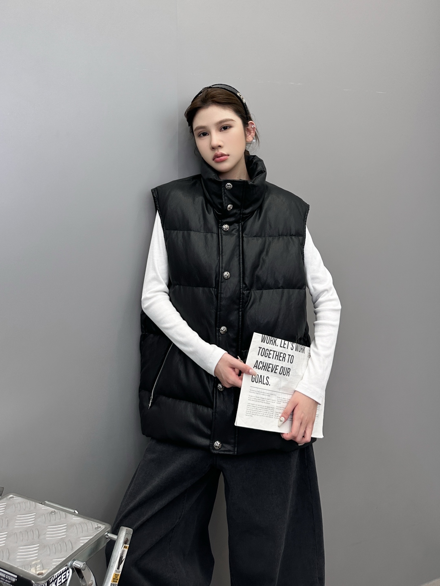 NO:534328,Croxin | New environmentally friendly leather down vest, imported wire environmentally friendly pu fabric, filled with 90 goose down, same style for men and women, size sml, chrome hearts, down jacket, alexander wang19860909克罗心 ｜ 新款环保皮羽绒马甲,进口金属丝环保pu面料,填充90鹅绒,男女同款,尺码sml,,chrome hearts,down jacket,alexander wang,Women's clothing