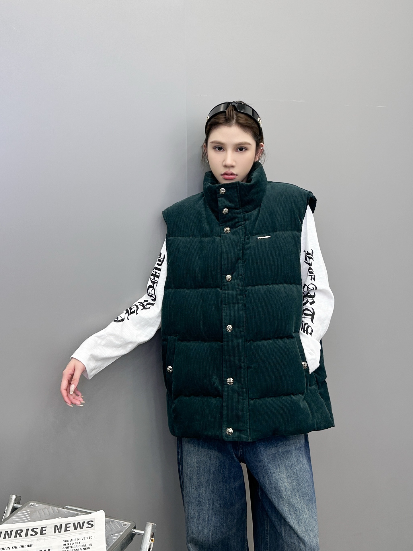 NO:535041,Croxin | New down vest, laundry washing water plus soft technology, fill 90 goose down, casual and fashionable, same style for men and women, size sml, chrome hearts, down jacket, alexander wang19860909克罗心 ｜ 新款羽绒马甲,成衣洗水加软工艺,填充90鹅绒,休闲时尚,男女同款,尺码sml,,chrome hearts,down jacket,alexander wang,Women's clothing
