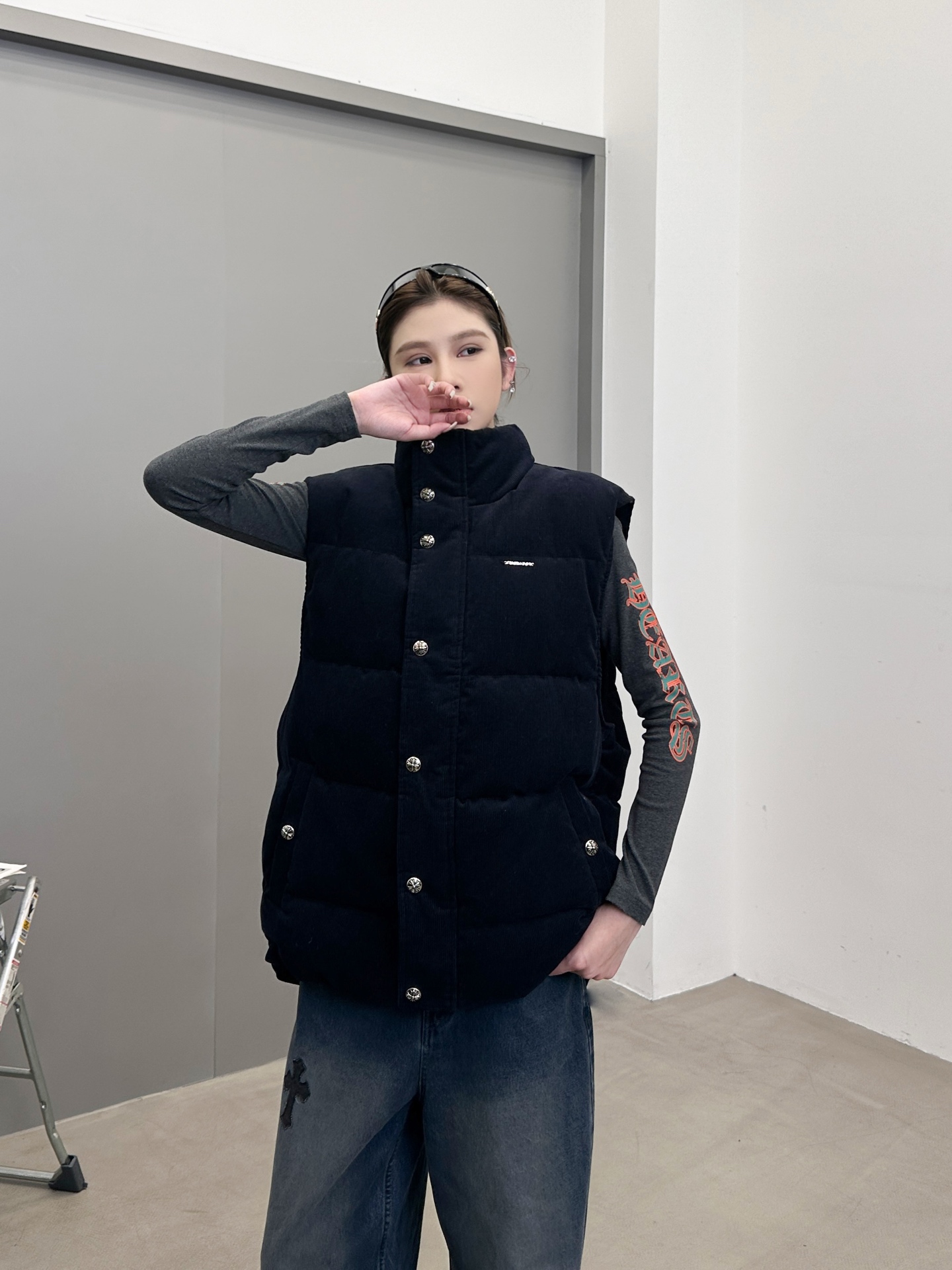 NO:535015,Croxin | New down vest, laundry washing water plus soft technology, fill 90 goose down, casual and fashionable, same style for men and women, size sml, chrome hearts, down jacket, alexander wang19860909克罗心 ｜ 新款羽绒马甲,成衣洗水加软工艺,填充90鹅绒,休闲时尚,男女同款,尺码sml,,chrome hearts,down jacket,alexander wang,Women's clothing